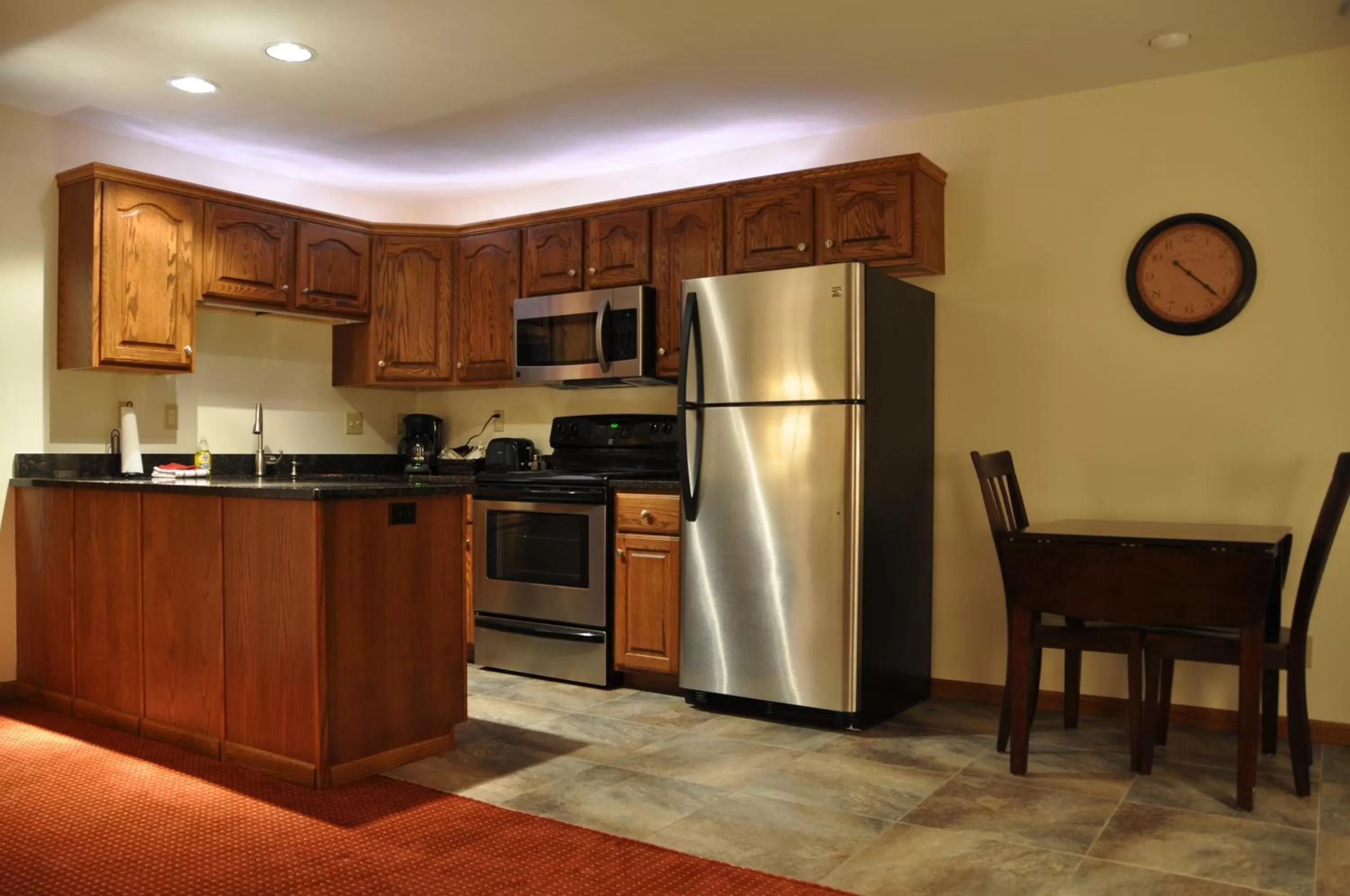 Coffee/tea facilities in Shepherd Mountain Inn & Suites