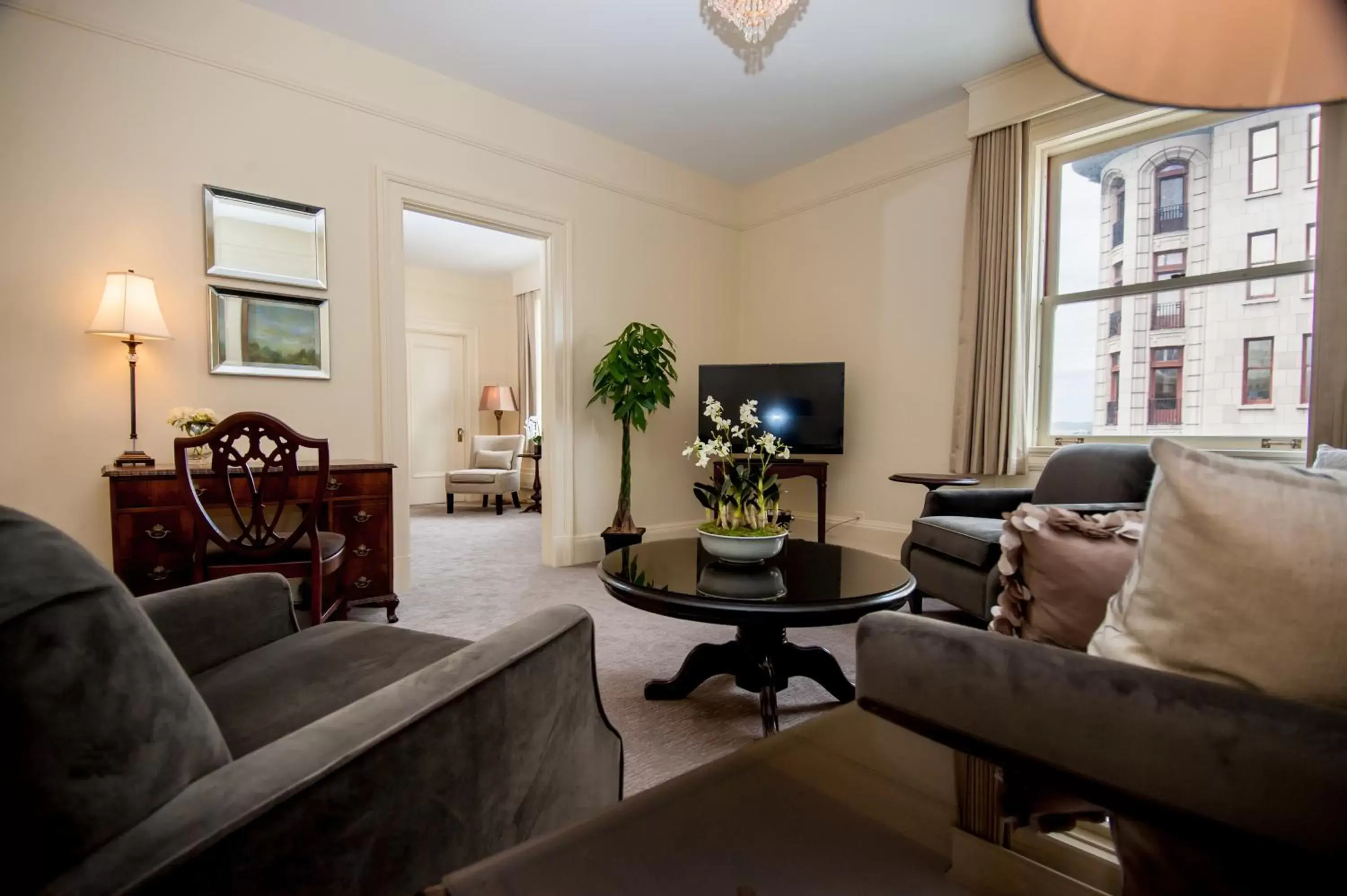 TV and multimedia, Seating Area in The Inn at the Union Club of British Columbia