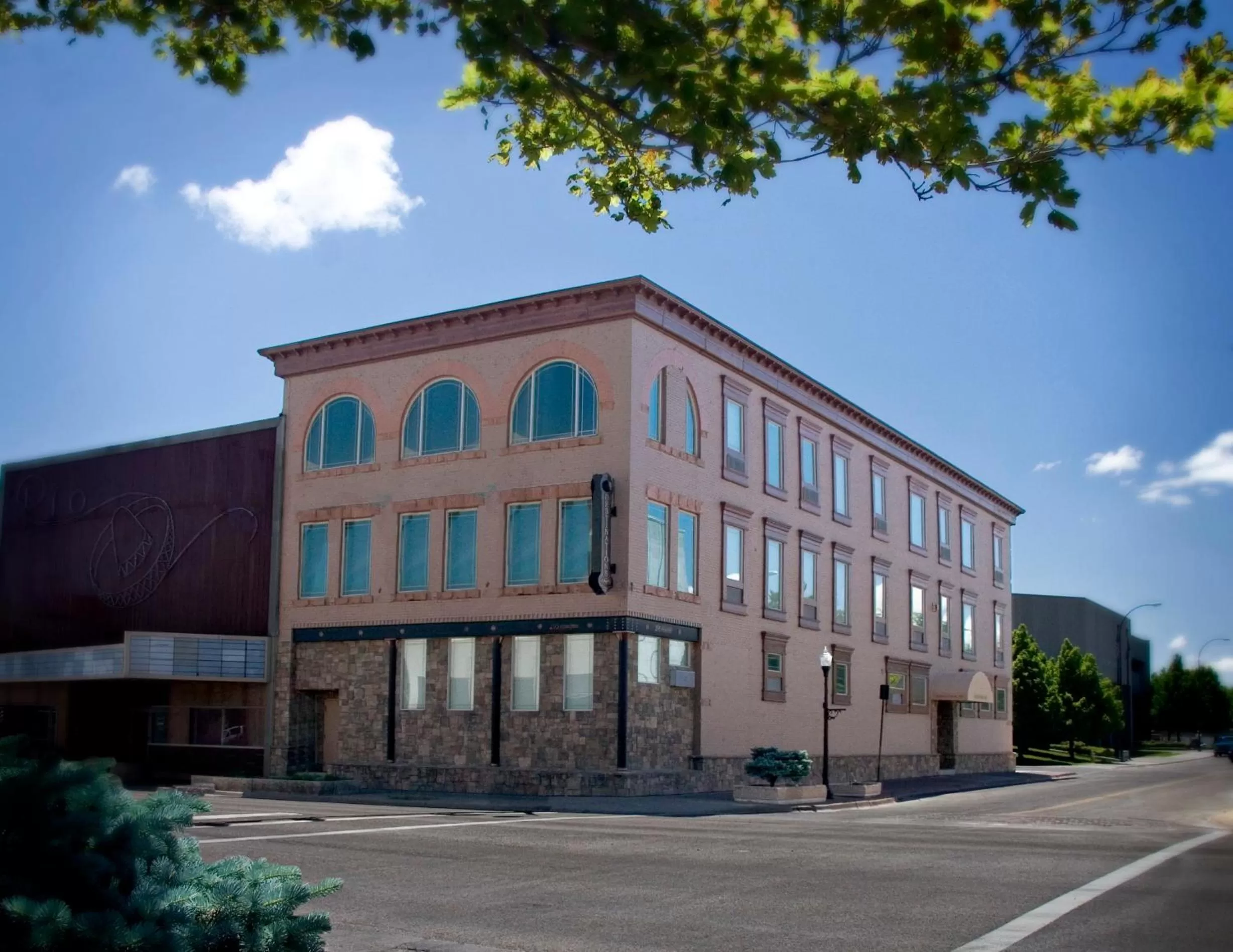 Property Building in Destinations Inn Theme Rooms