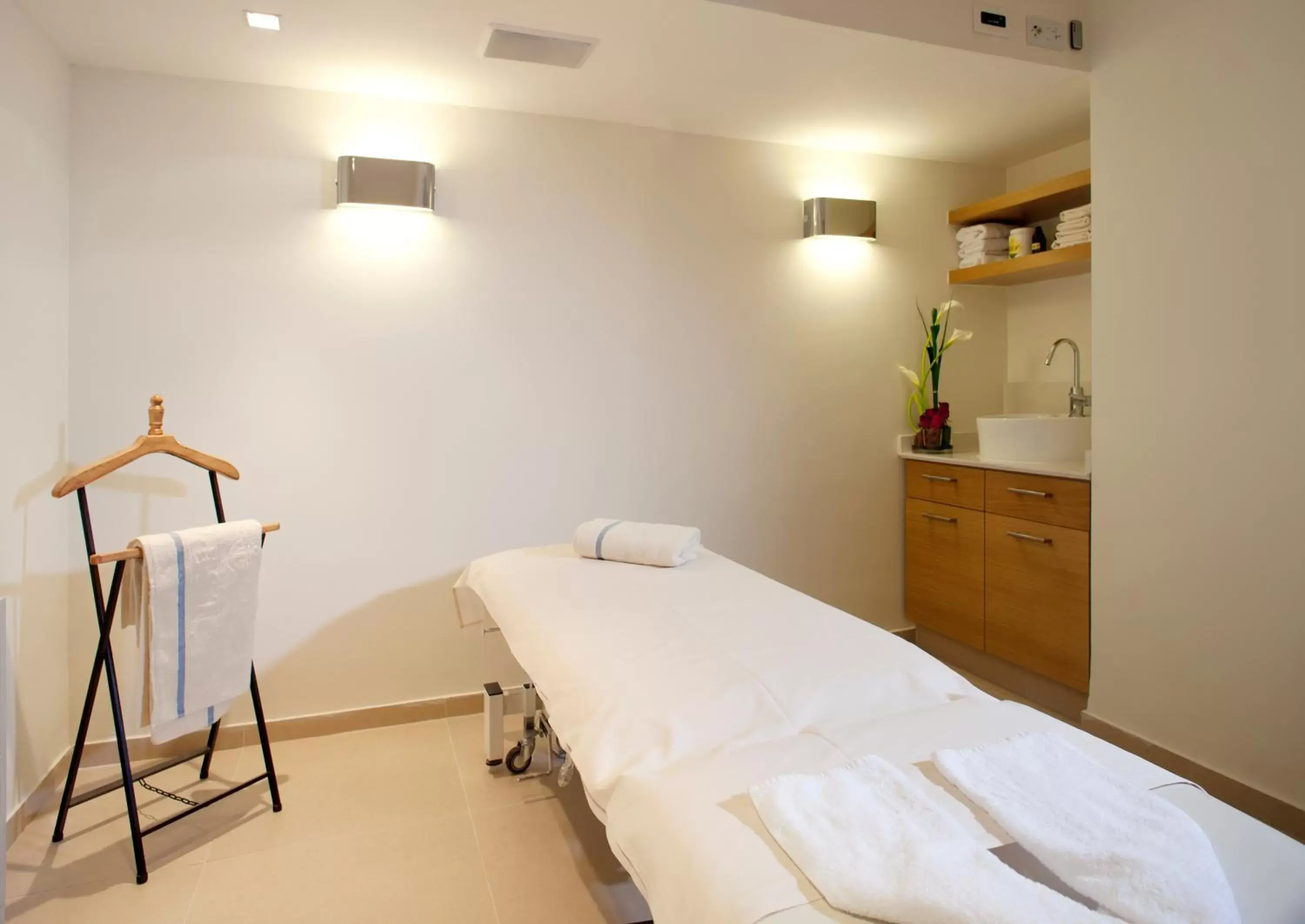 Spa and wellness centre/facilities in West All Suites Hotel Ashdod