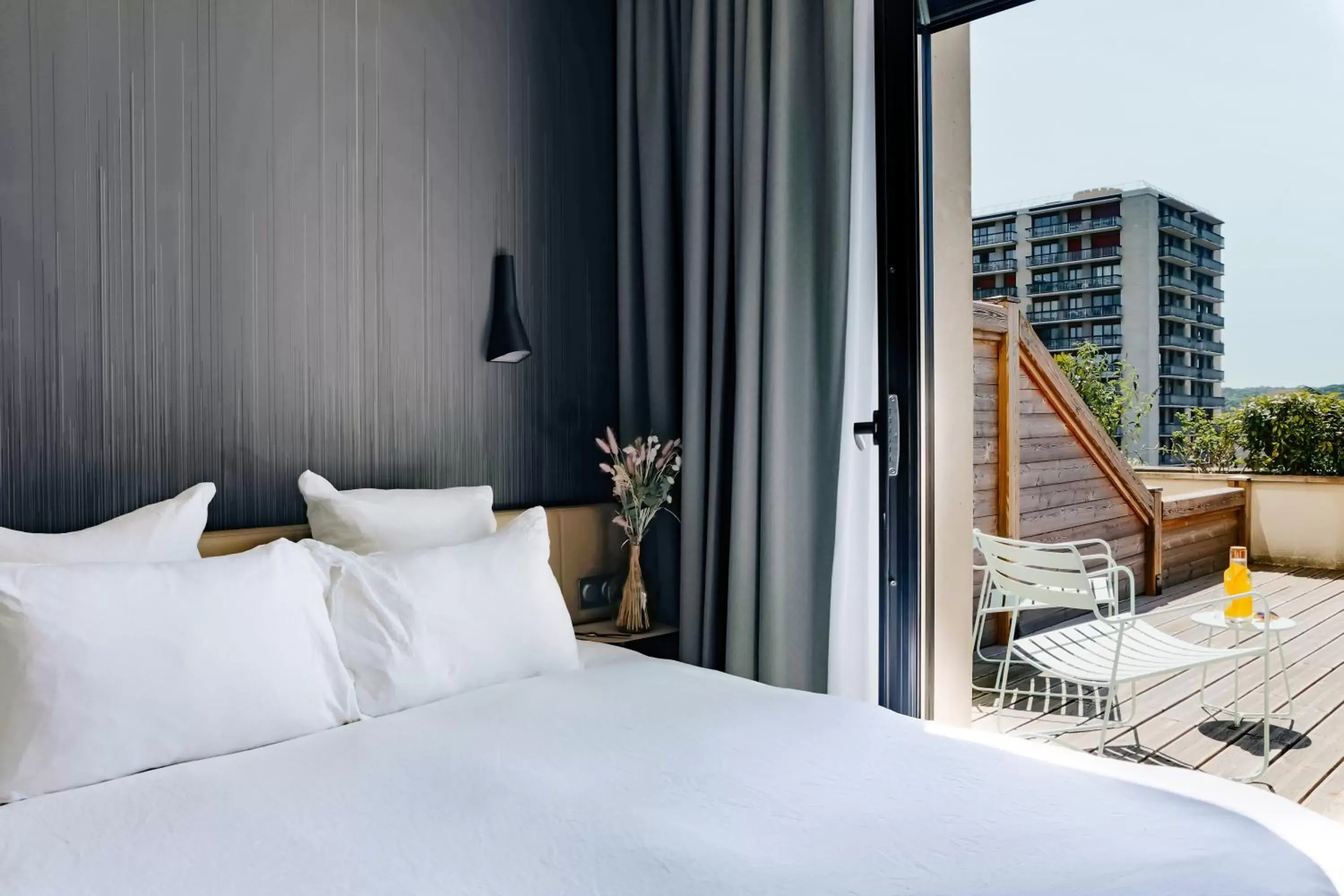 Balcony/Terrace, Bed in Okko Hotels Paris Rueil Malmaison