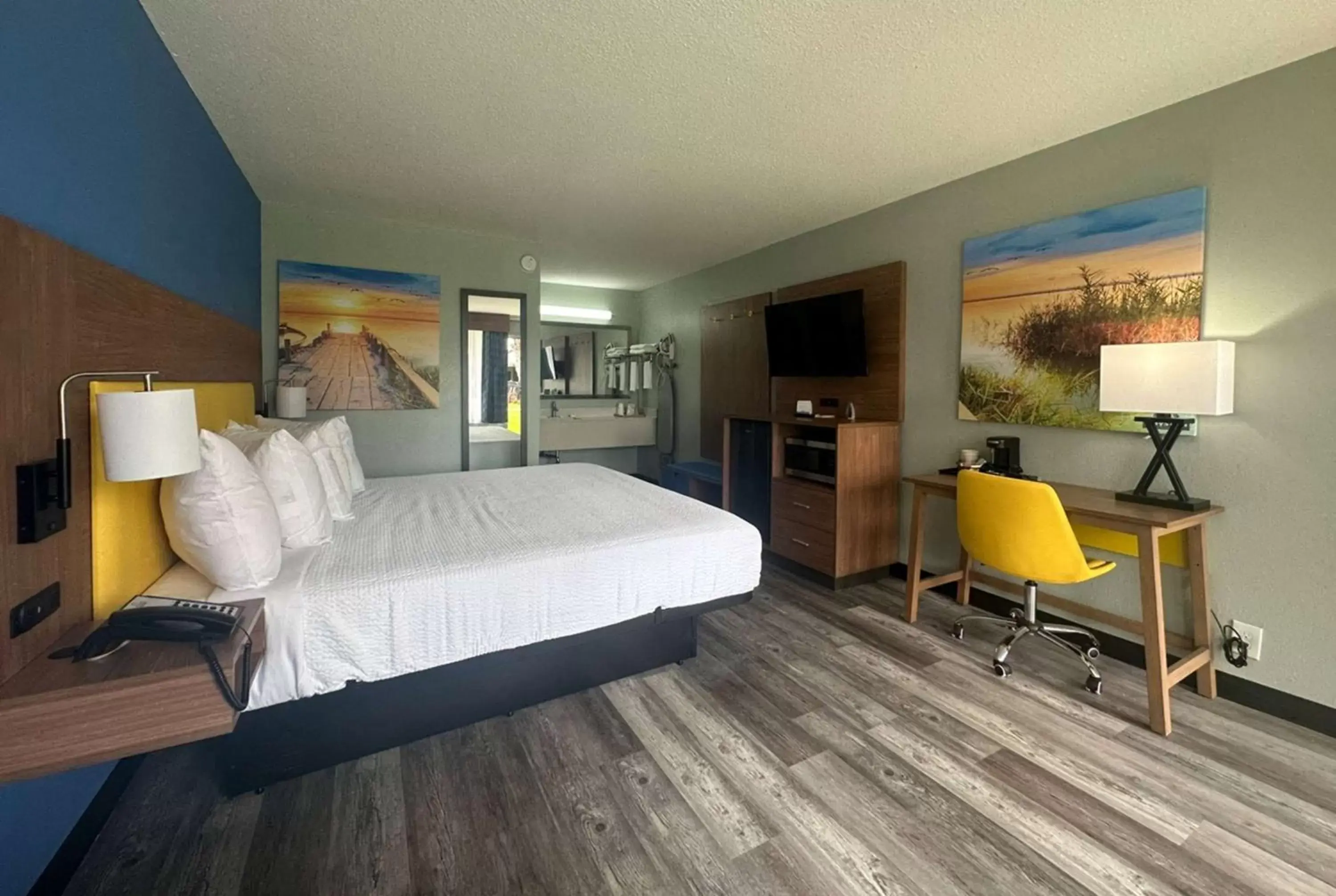 Photo of the whole room in Days Inn & Suites by Wyndham Jennings