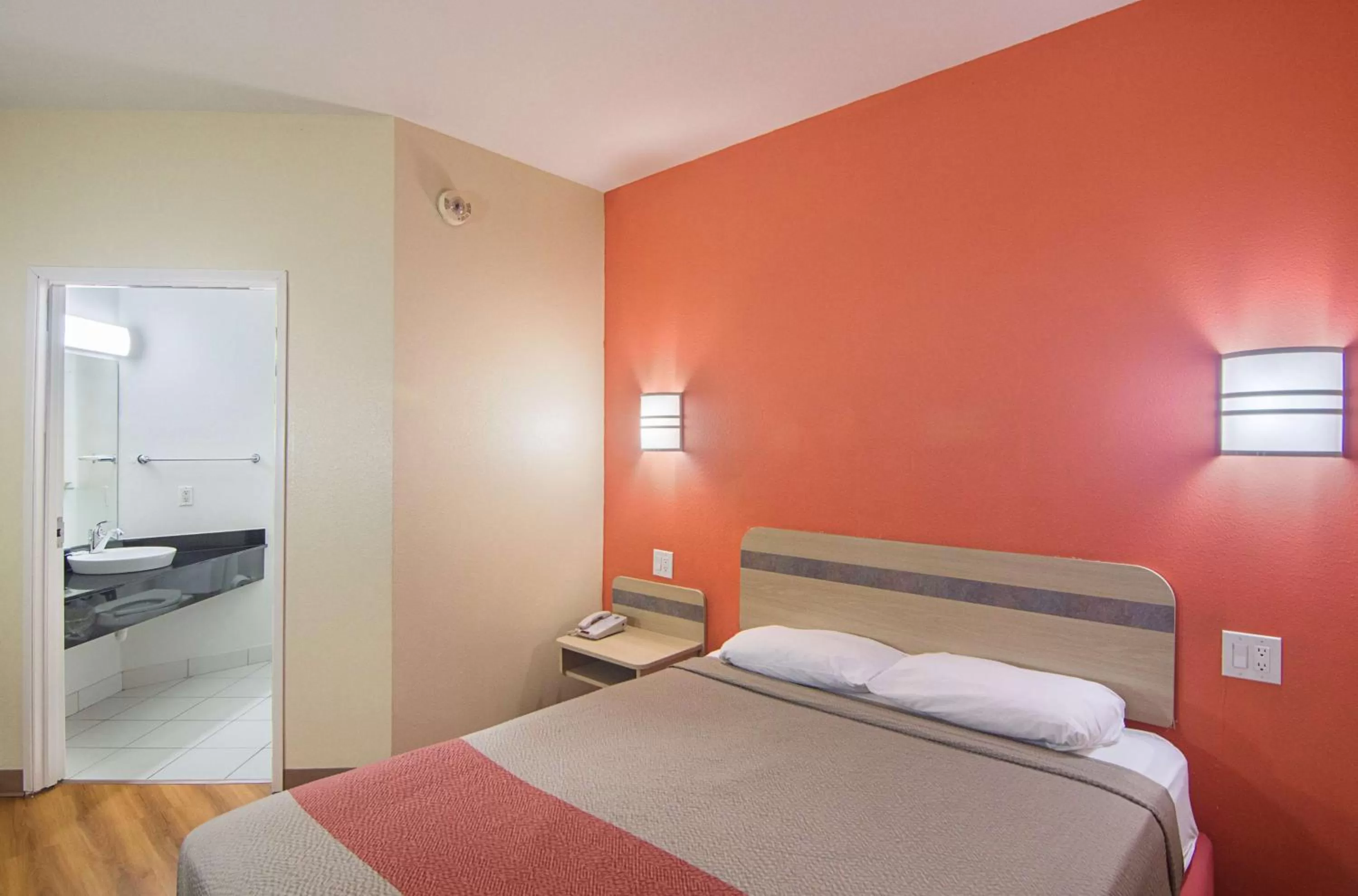 Photo of the whole room, Bed in Motel 6-Terrell, TX