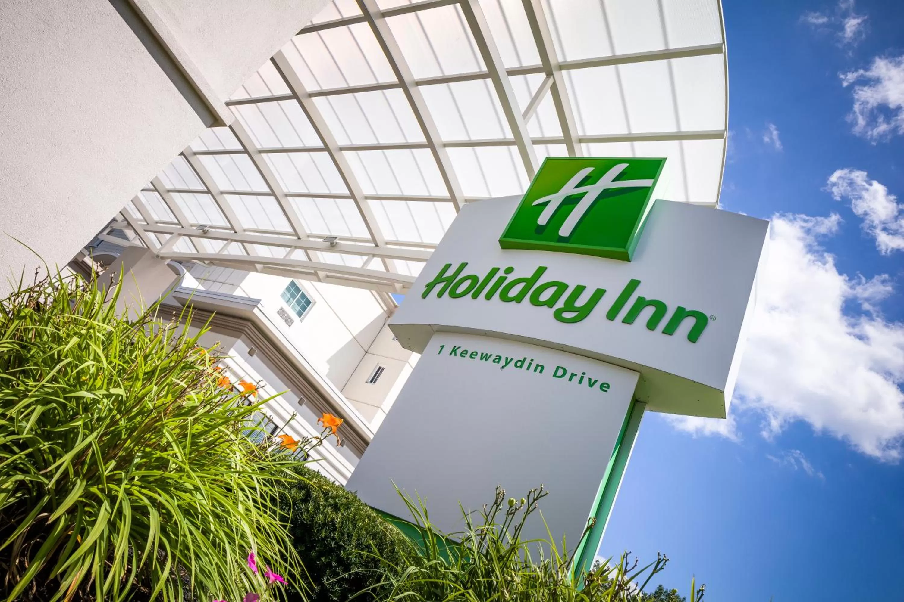 Property building in Holiday Inn Salem by IHG