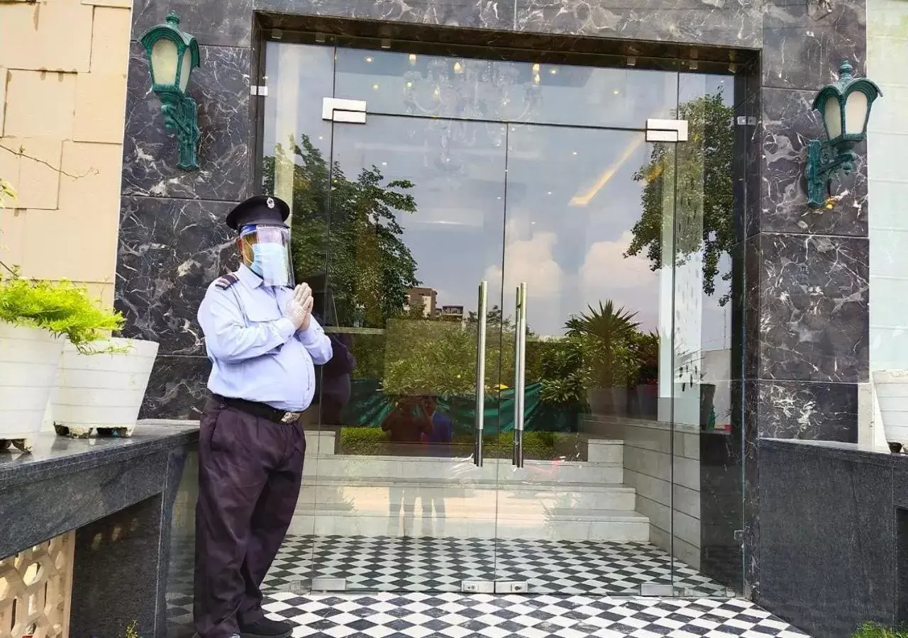 Staff in Hotel Taj Villa- Agra Staff in Hotel Taj Villa- Agra