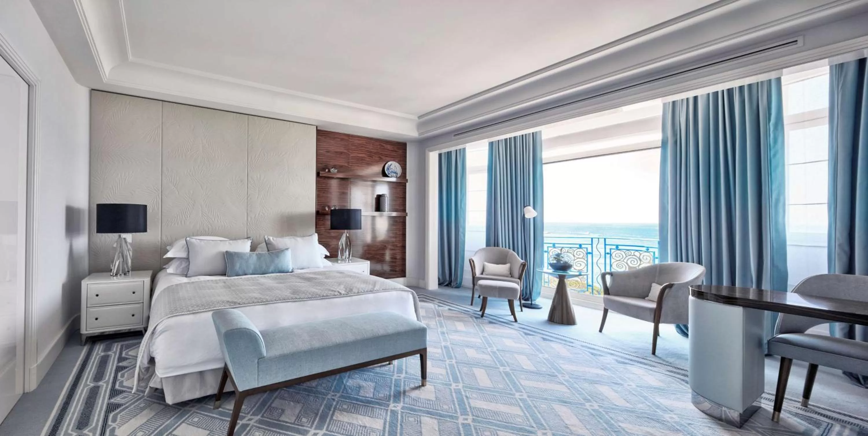 Prestige King Suite with Sea view in Hôtel Martinez, in The Unbound Collection by Hyatt