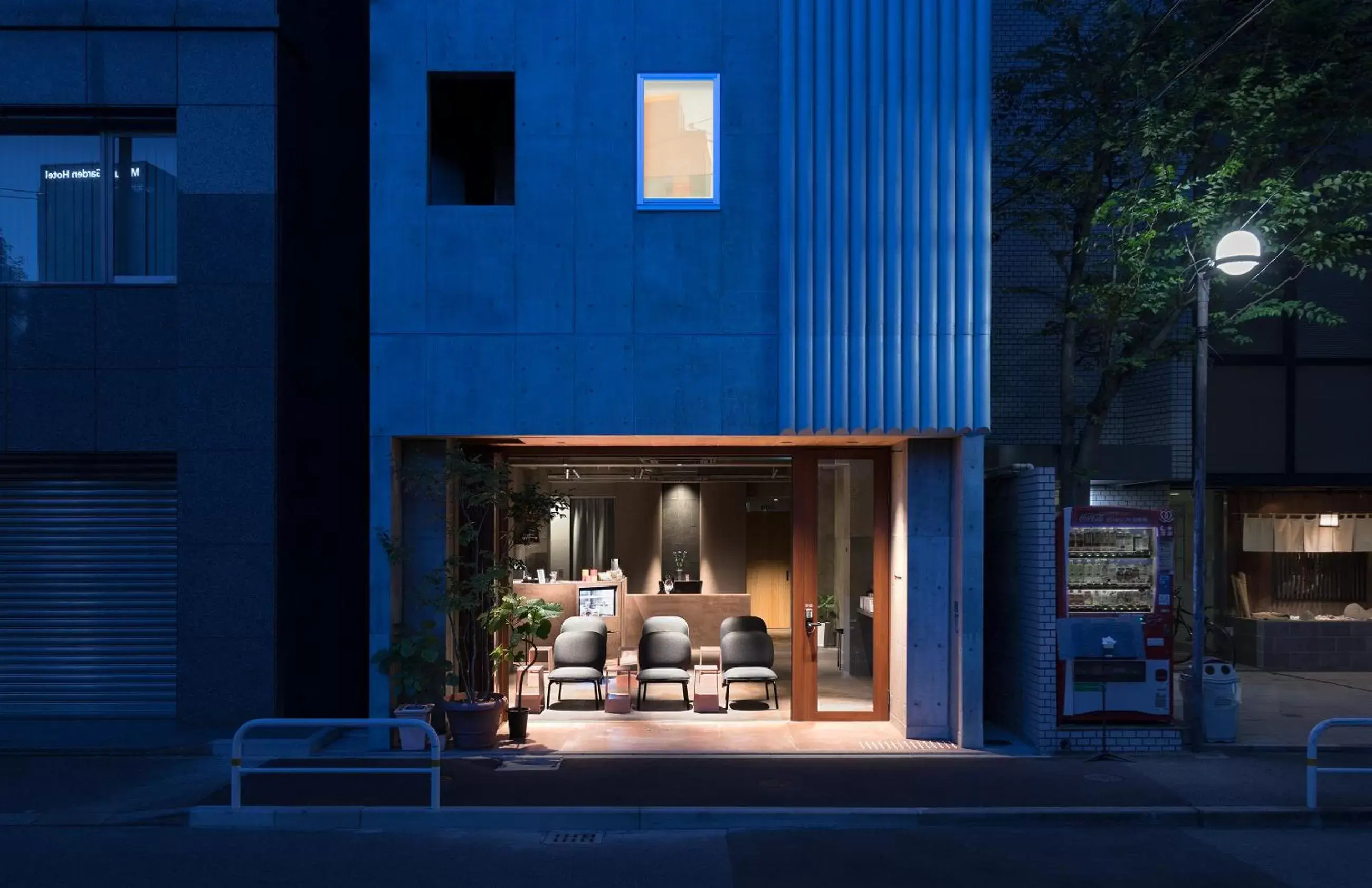 Facade/entrance in BUNSHODO HOTEL