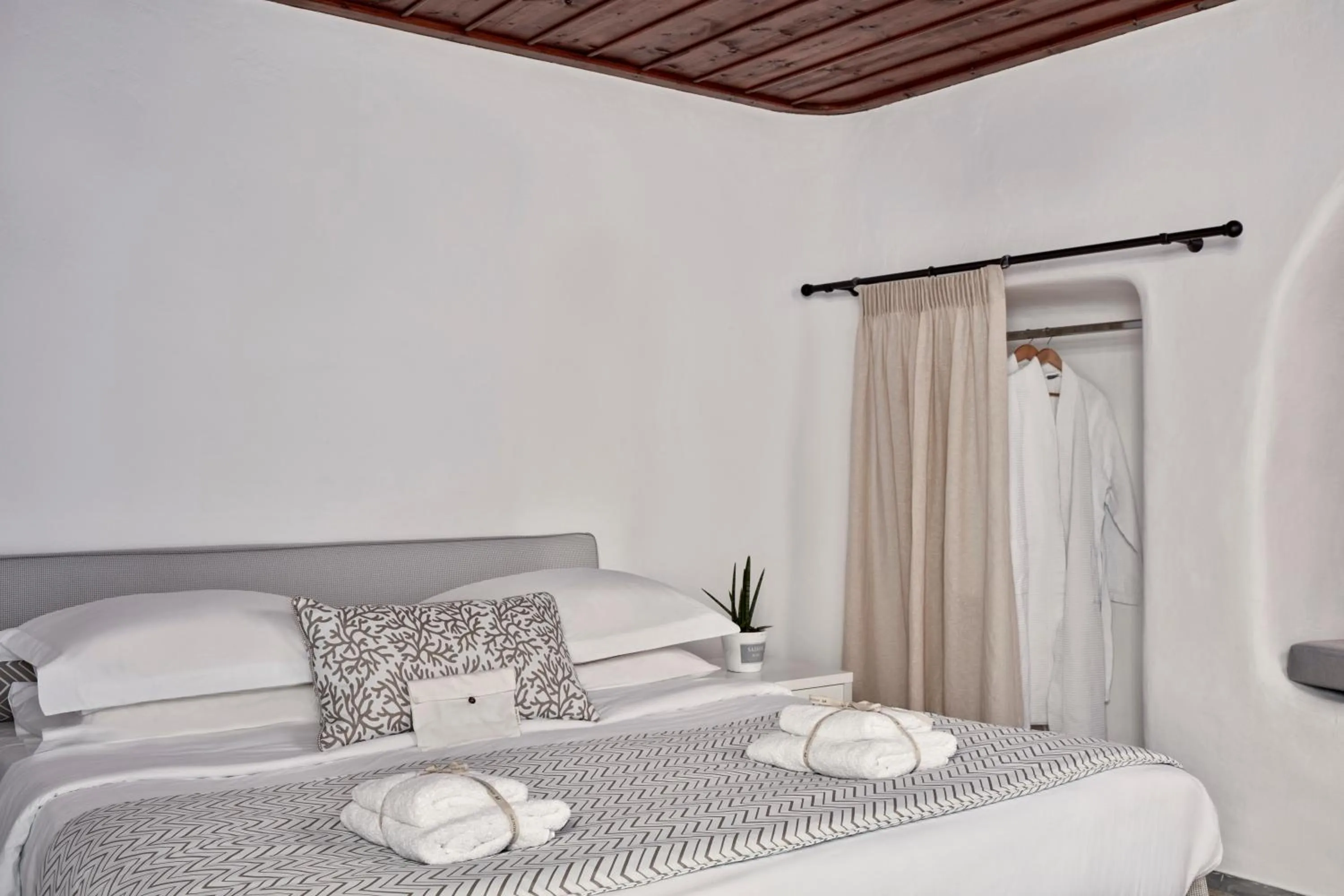 Bedroom, Bed in Mykonos Princess Hotel