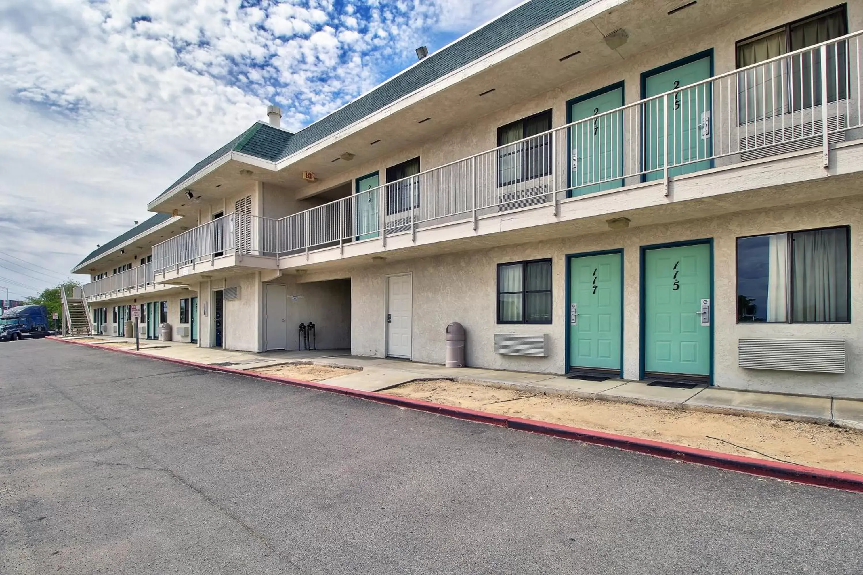 Property Building in Motel 6-Yuma, AZ - East