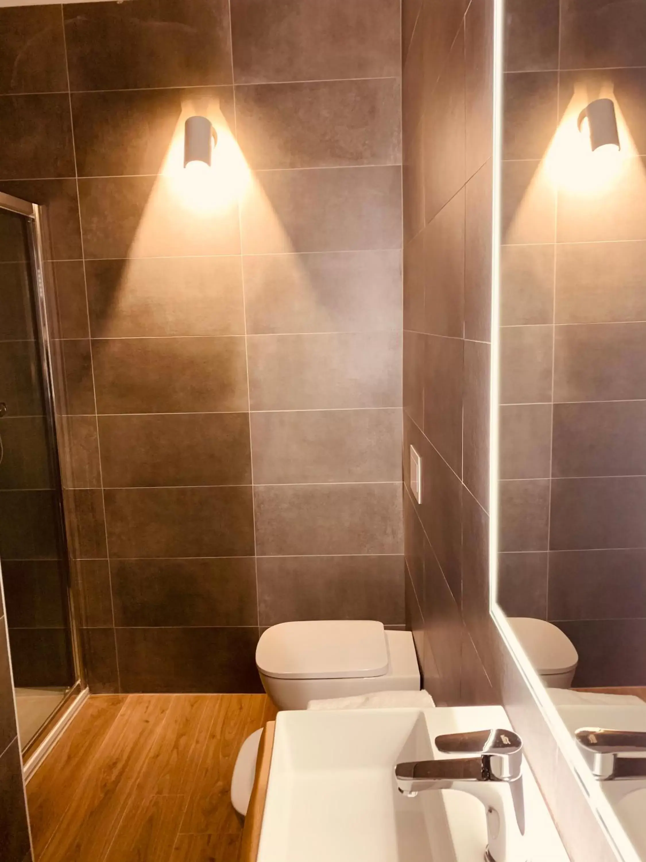 Shower, Bathroom in Grand Hotel San Lorenzo