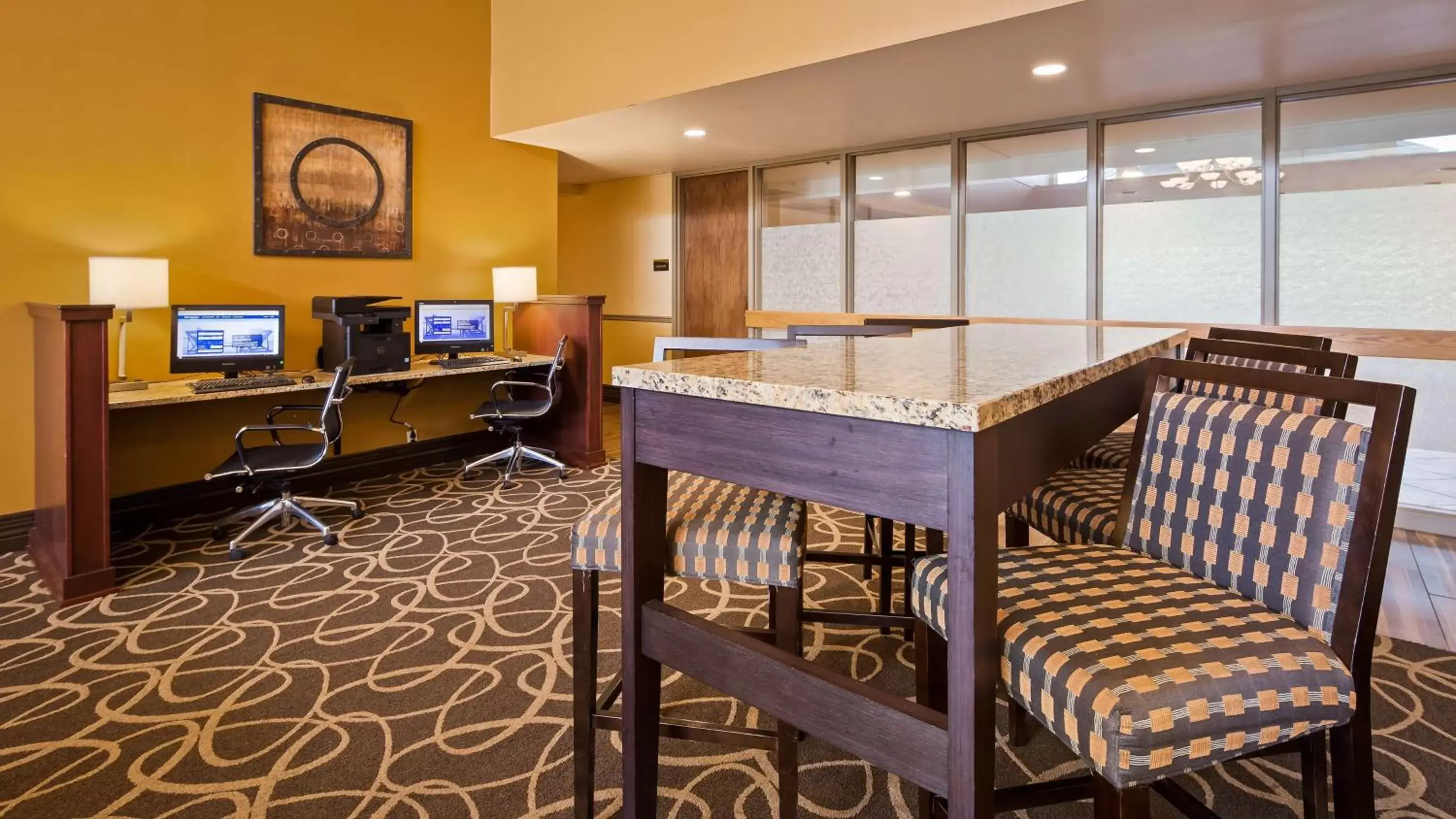 On-site shops in Best Western Executive Inn Kenosha - Pleasant Prairie