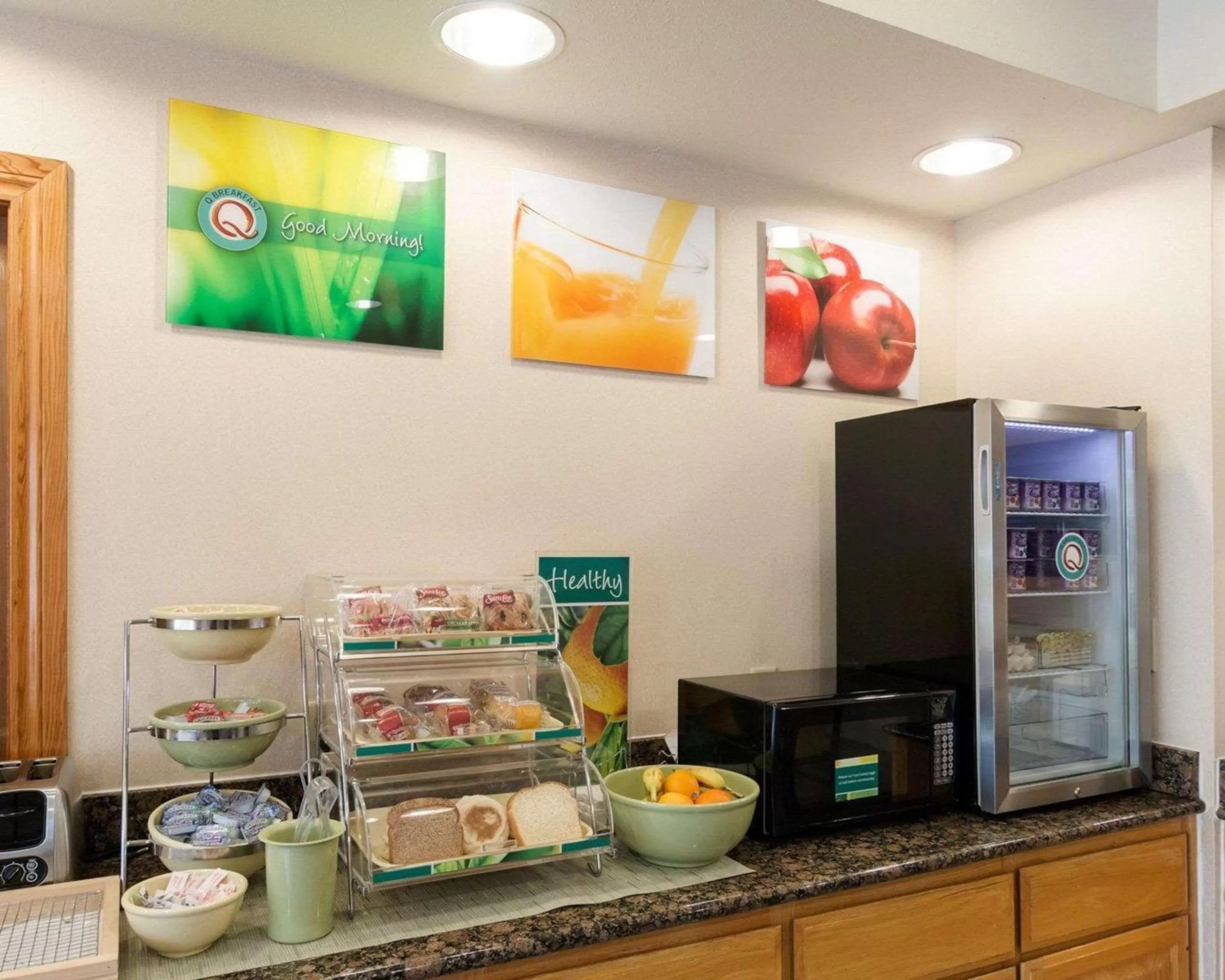 Restaurant/places to eat in Quality Inn Buffalo