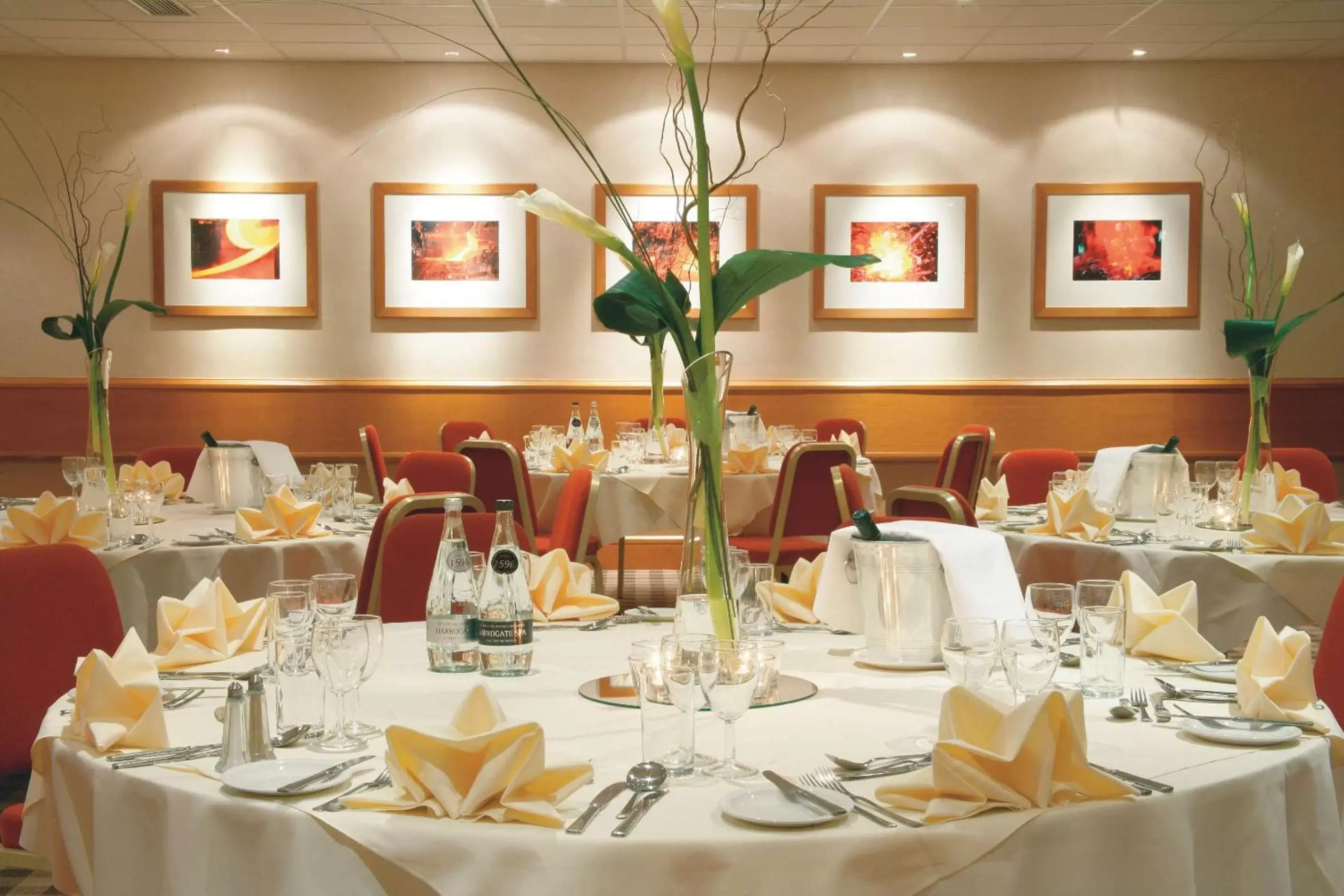 Meeting/conference room, Restaurant/Places to Eat in DoubleTree by Hilton Sheffield Park