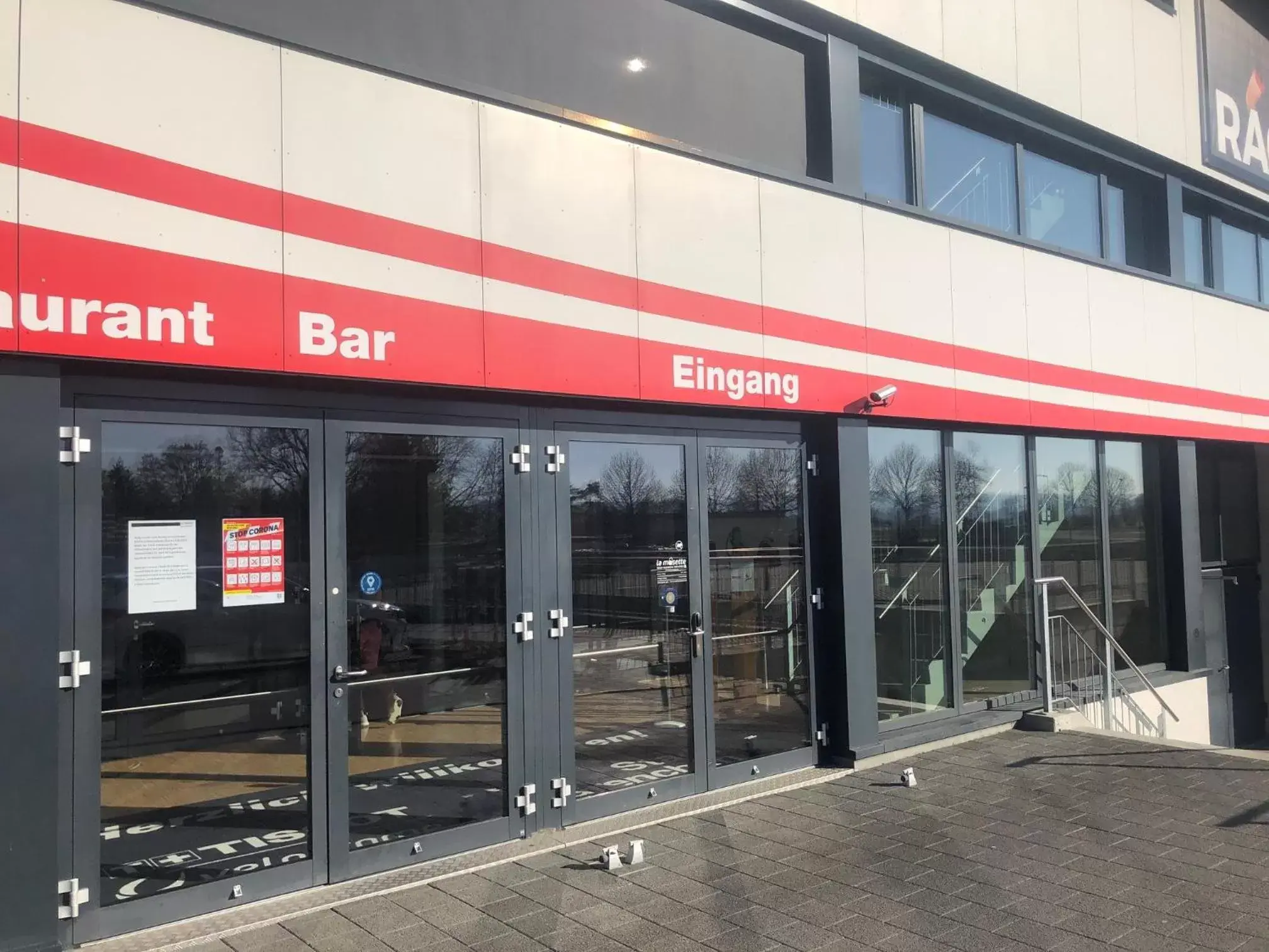 Facade/entrance in Hotel Tissot Velodrome