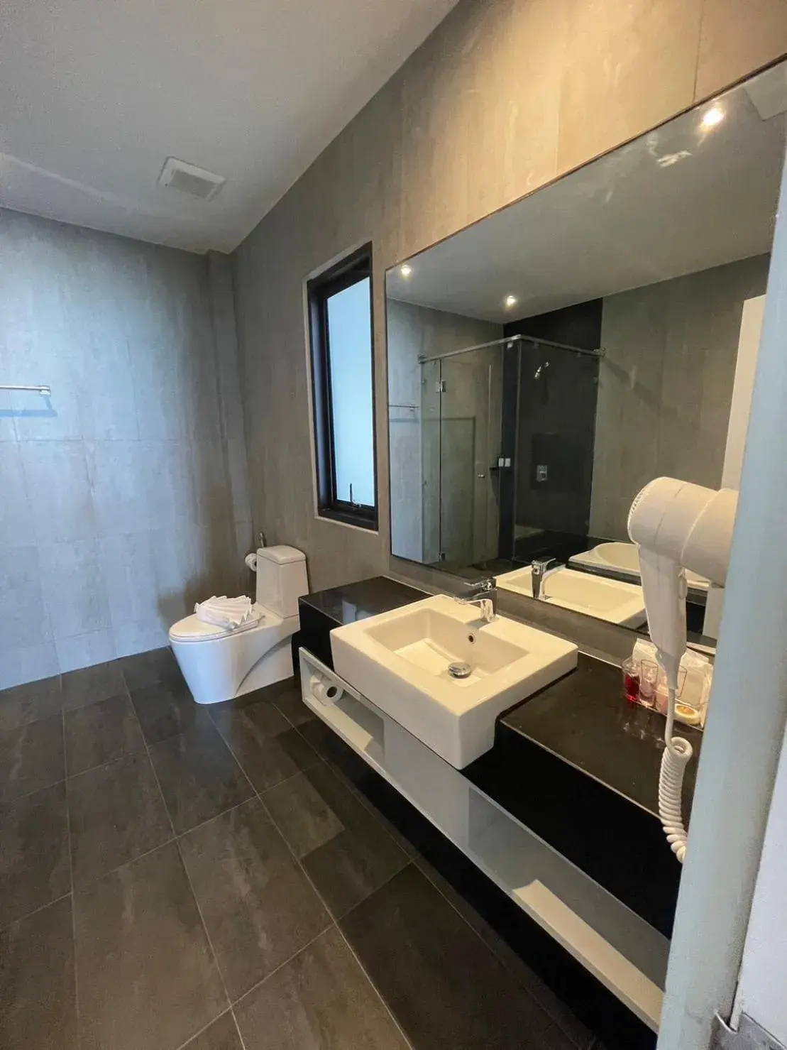 Bathroom in Evergreen Resort (SHA Plus)