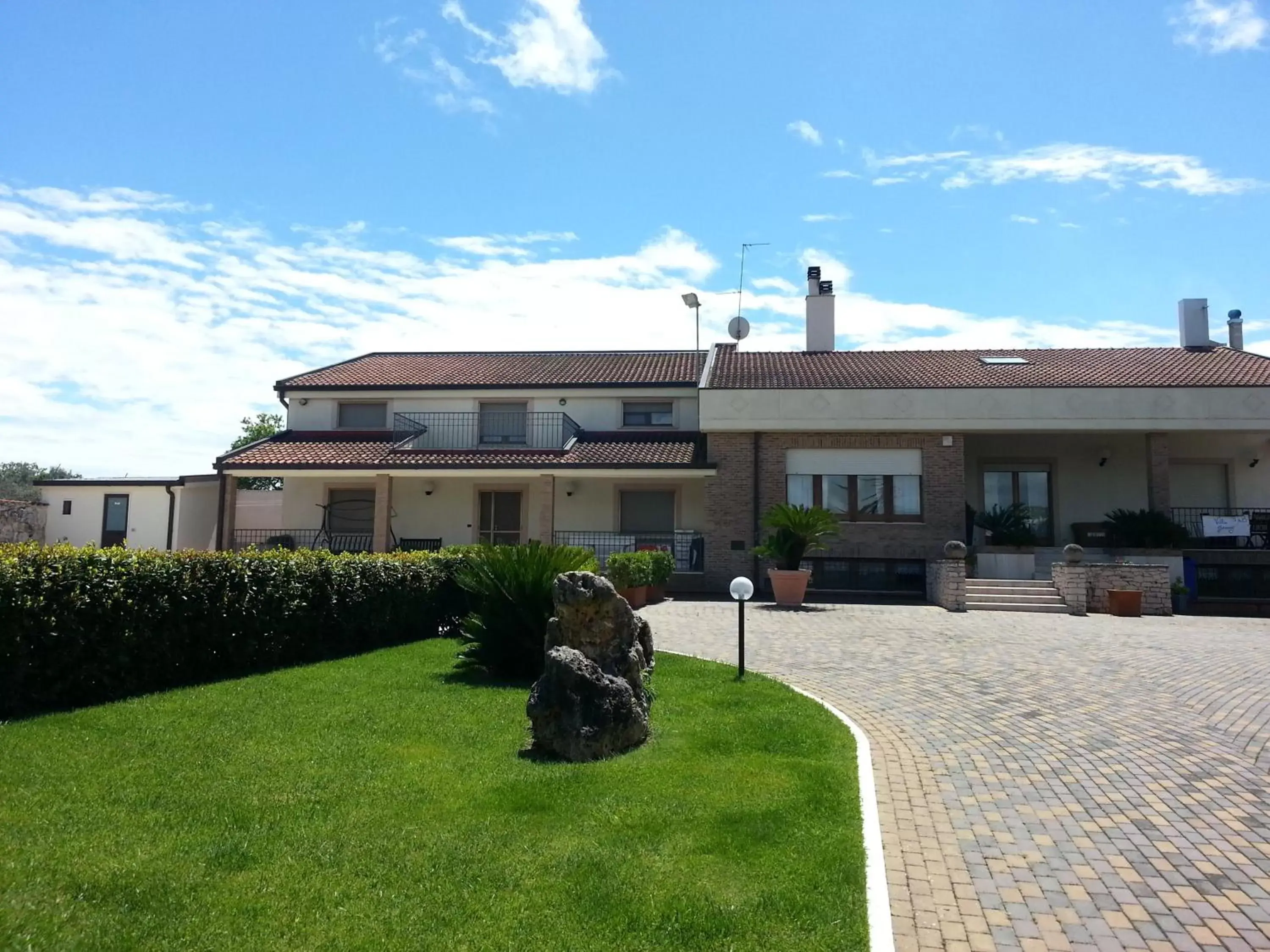 Property Building in Villa Genny