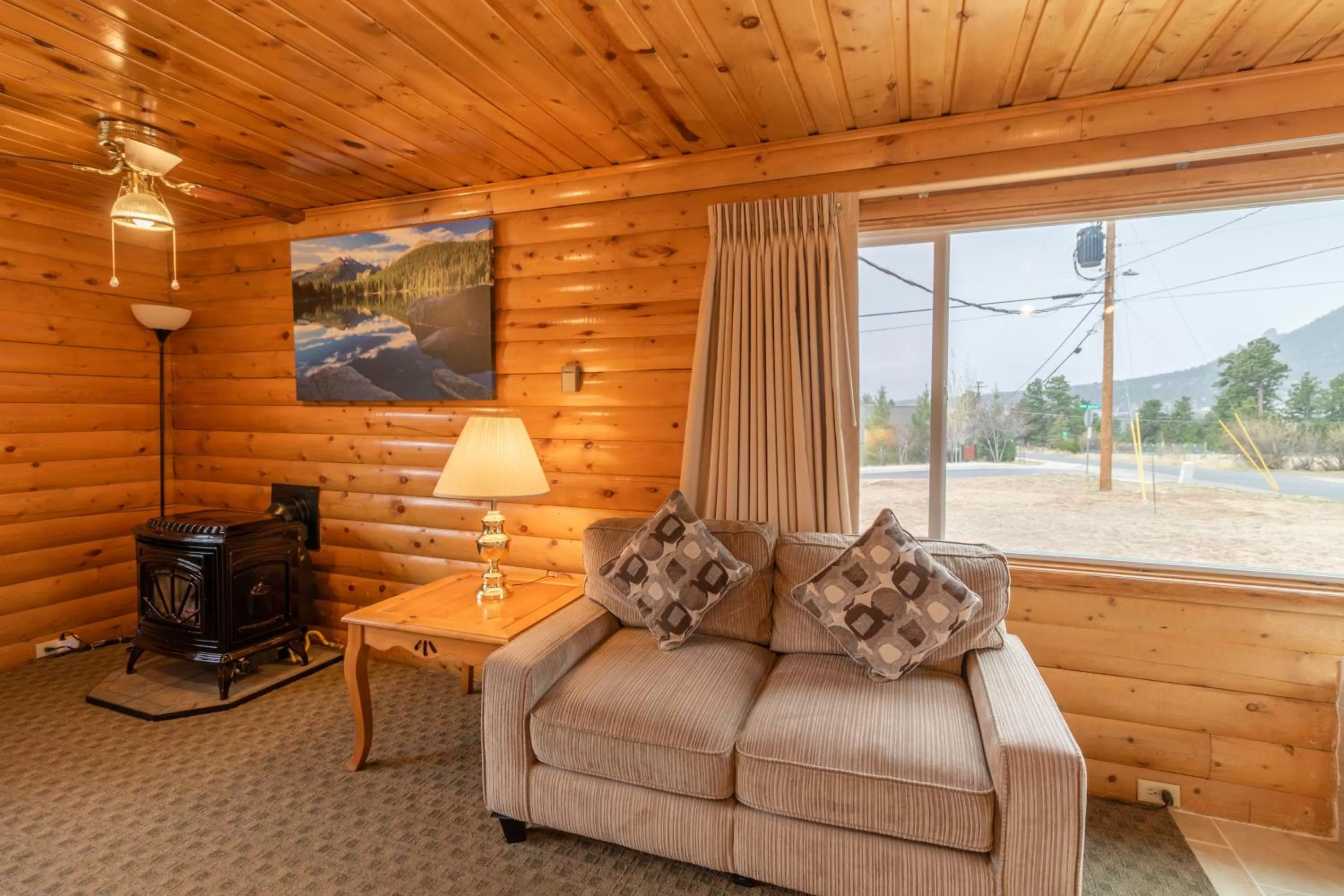 Living room in Blue Door Inn