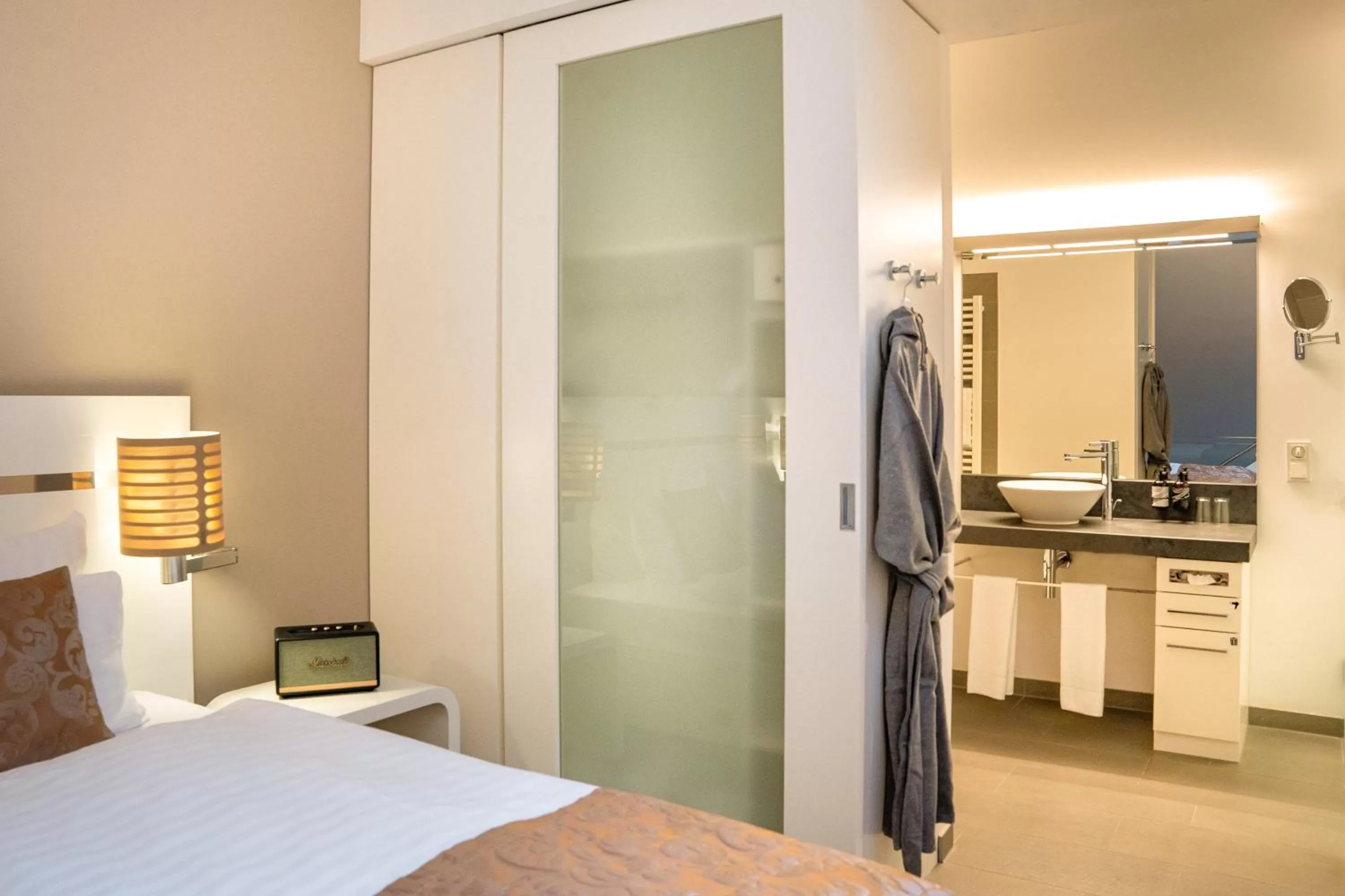 Bed in INNSiDE by Meliá Dresden