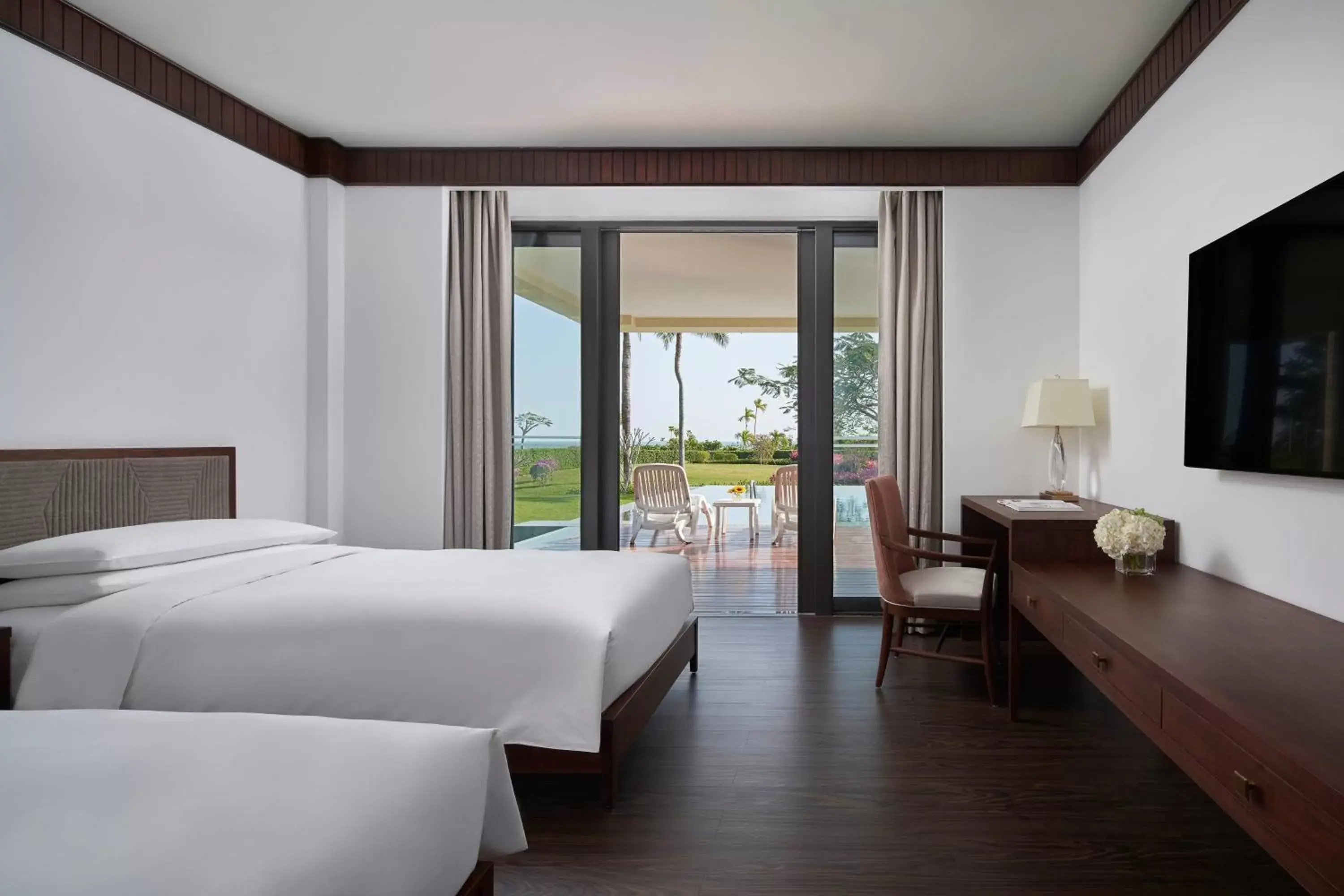 Bedroom in Sanya Marriott Yalong Bay Resort & Spa