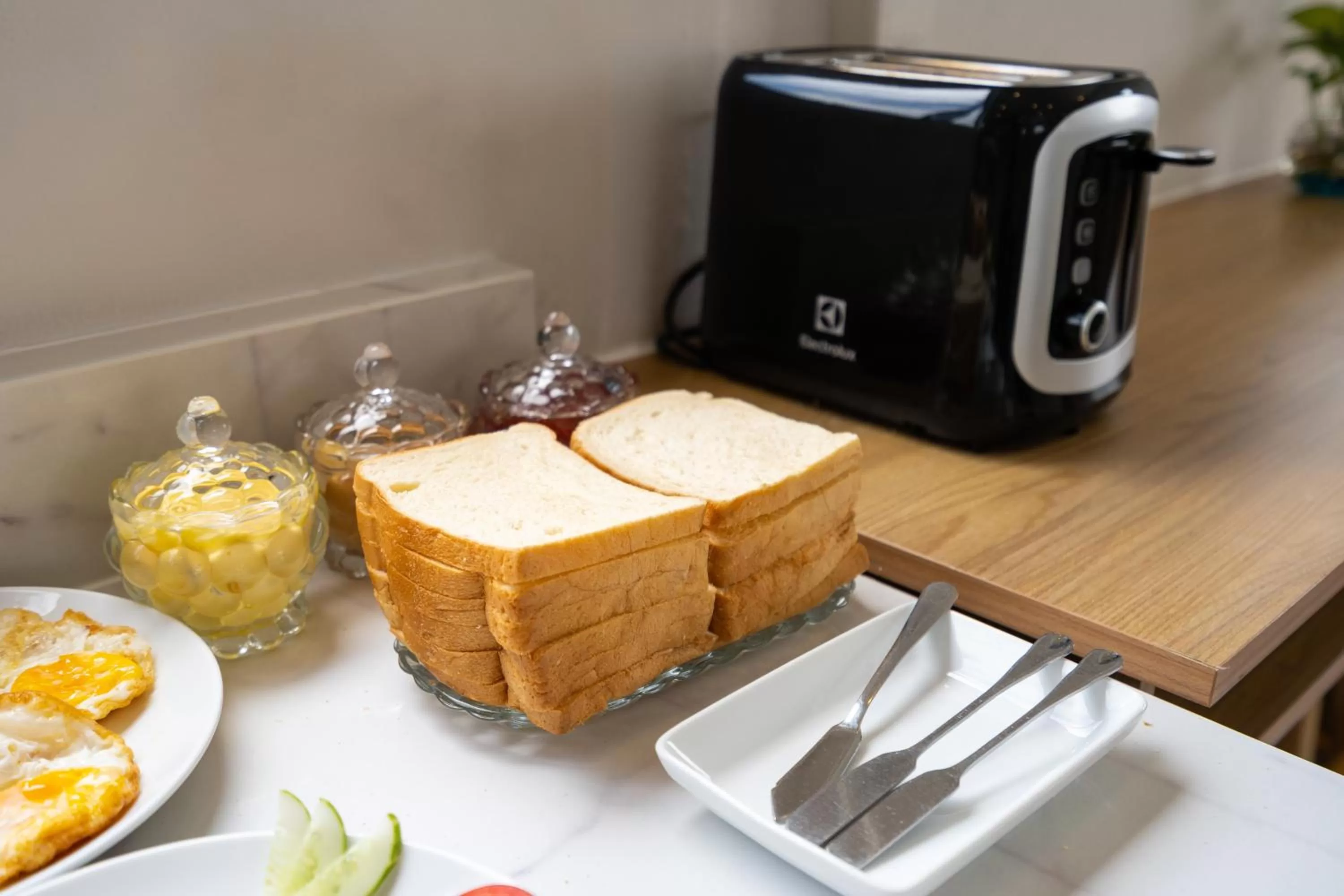 Breakfast in A&A Toronto Hotel