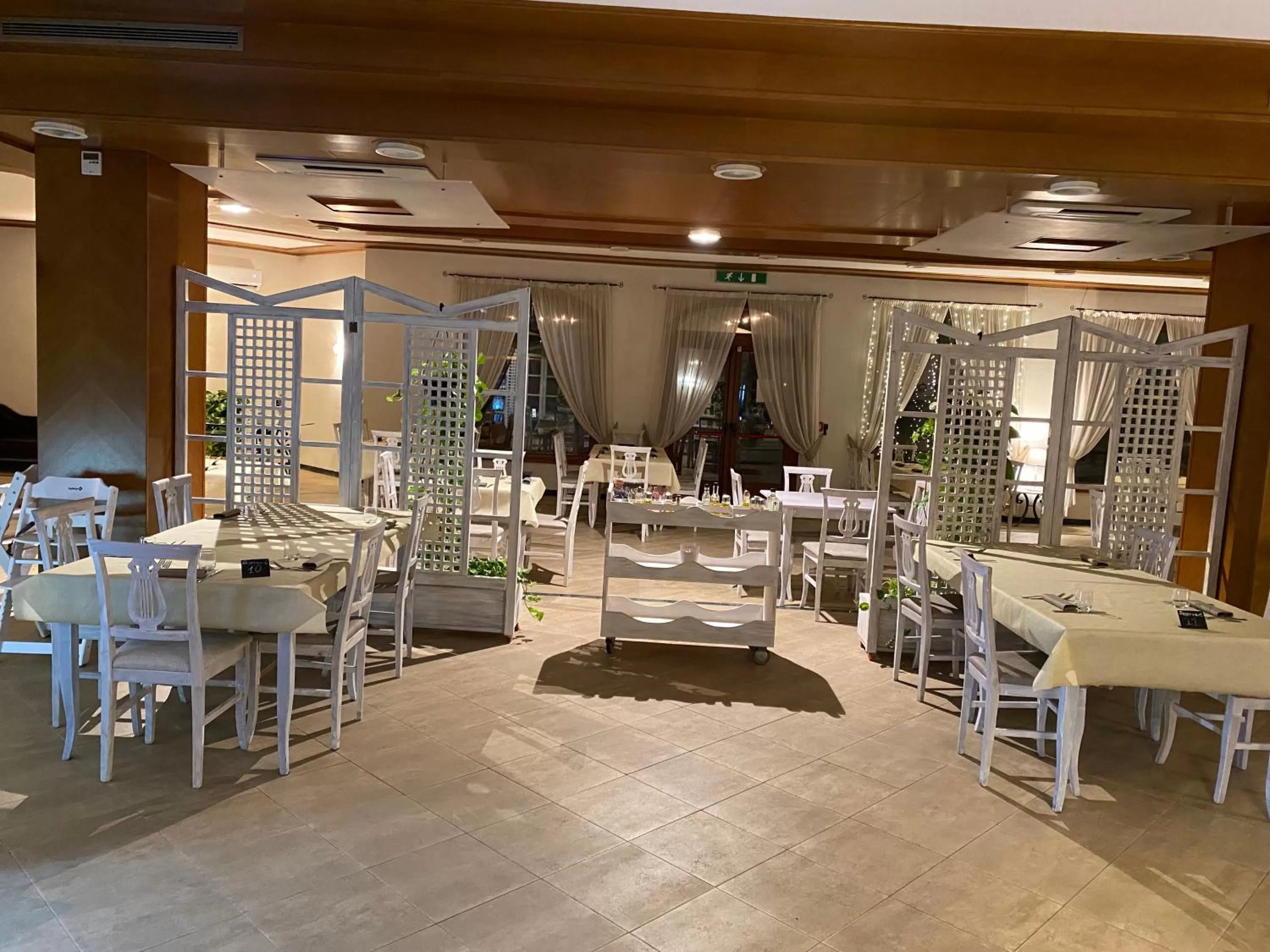 Restaurant/places to eat in Park Hotel Imperatore Adriano