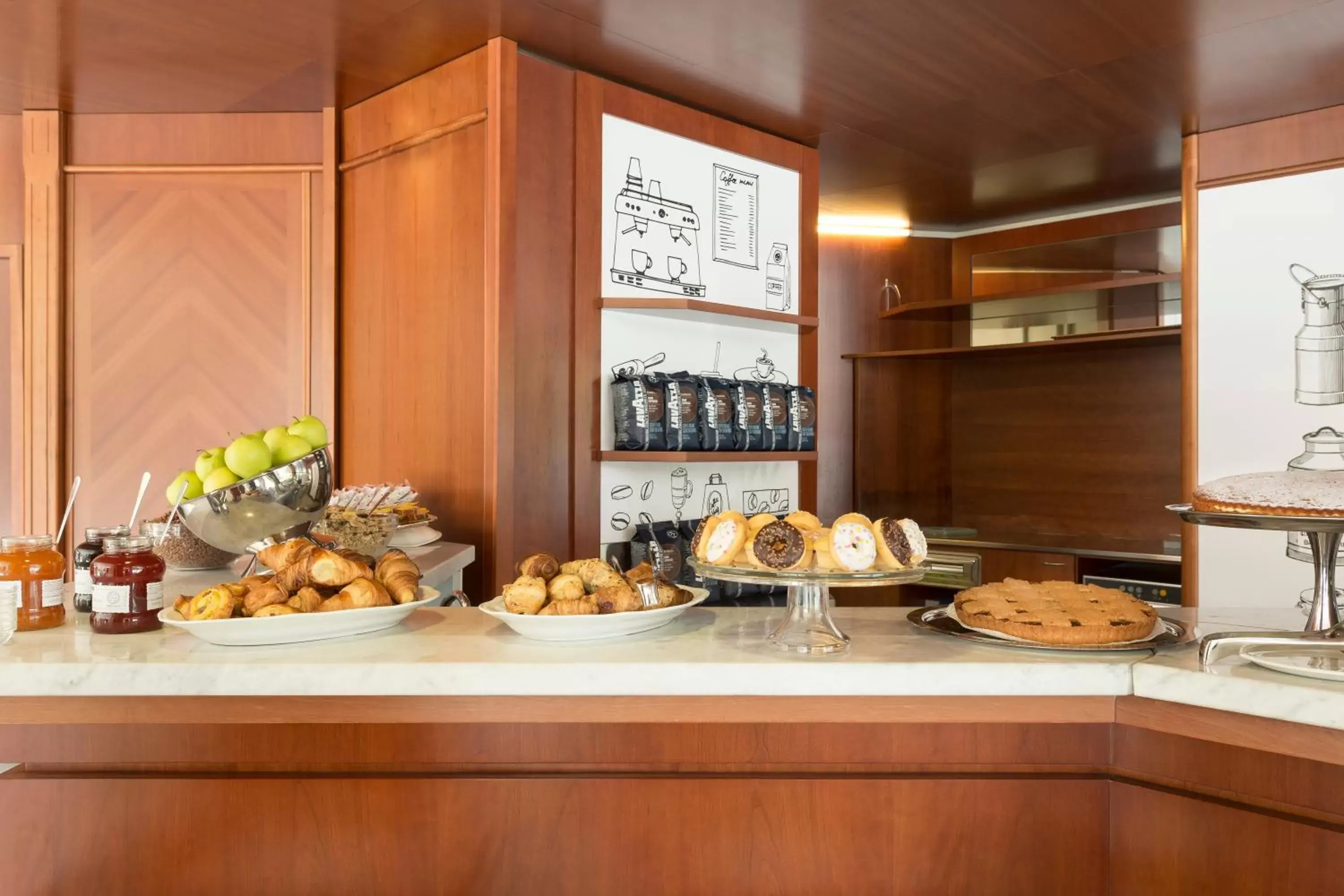 Continental breakfast, Food in B&B Hotel Modena