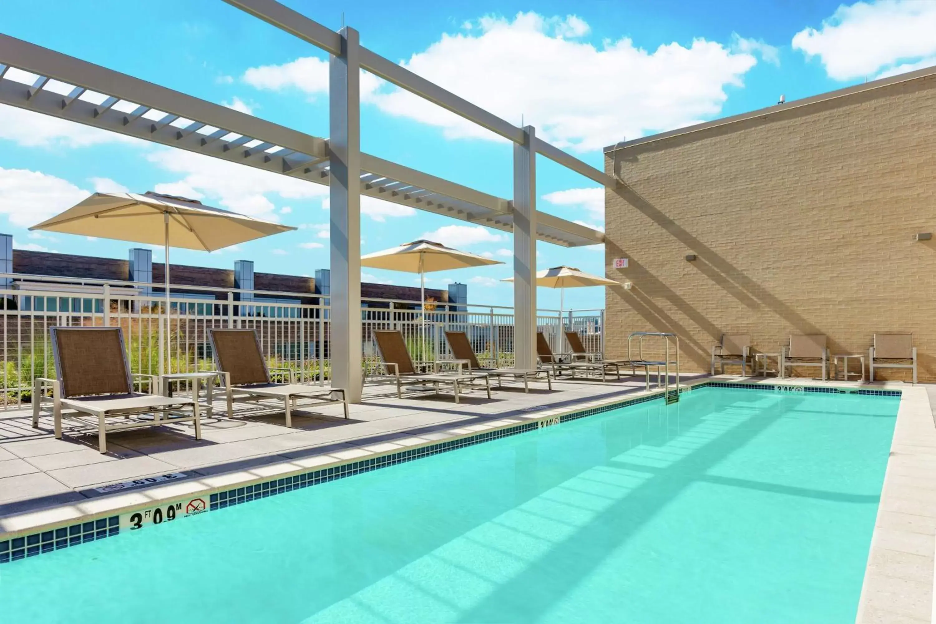 Pool view, Swimming Pool in Hilton Garden Inn Washington DC/Georgetown Area