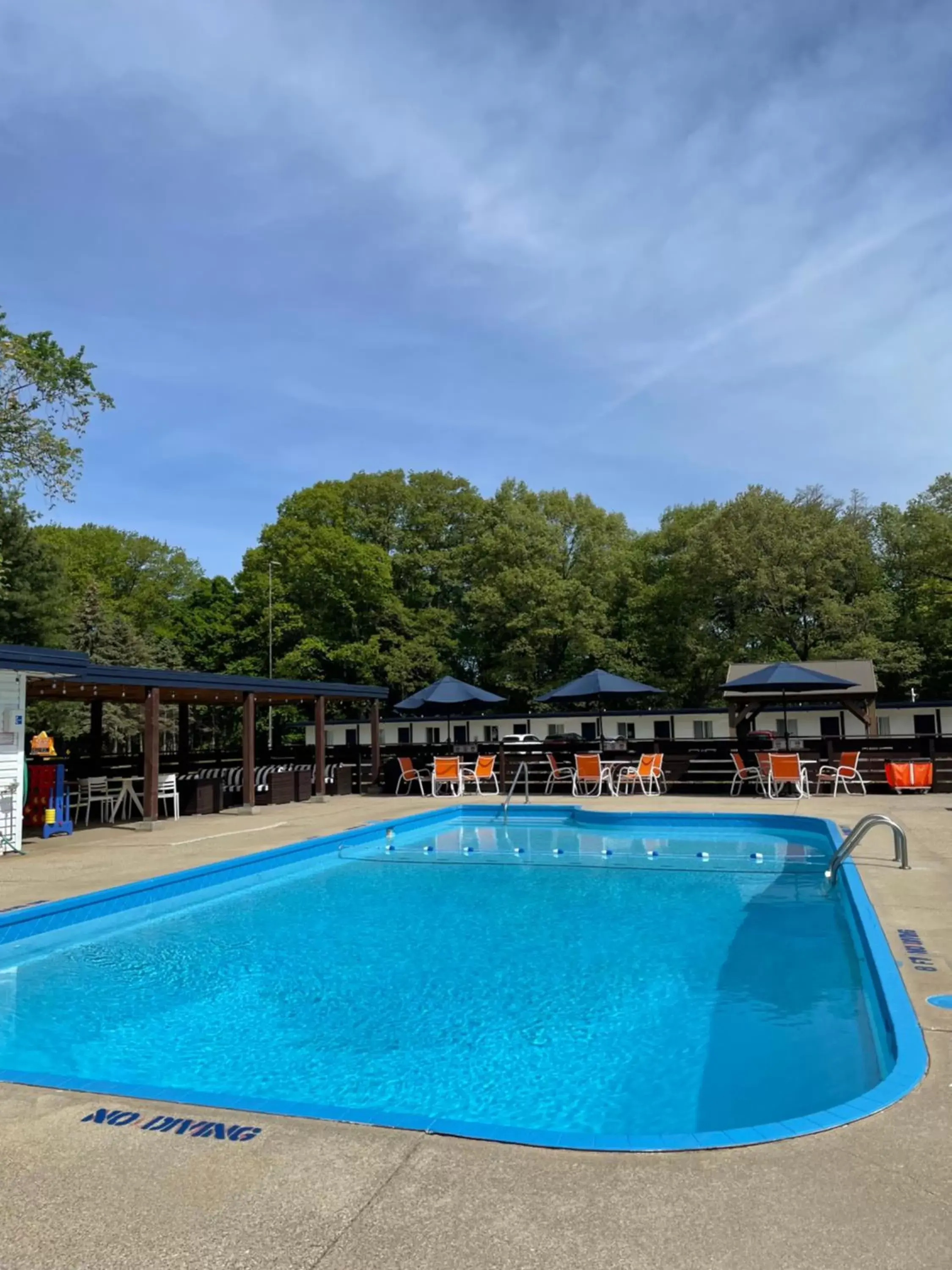 Swimming Pool in Starlite Resort