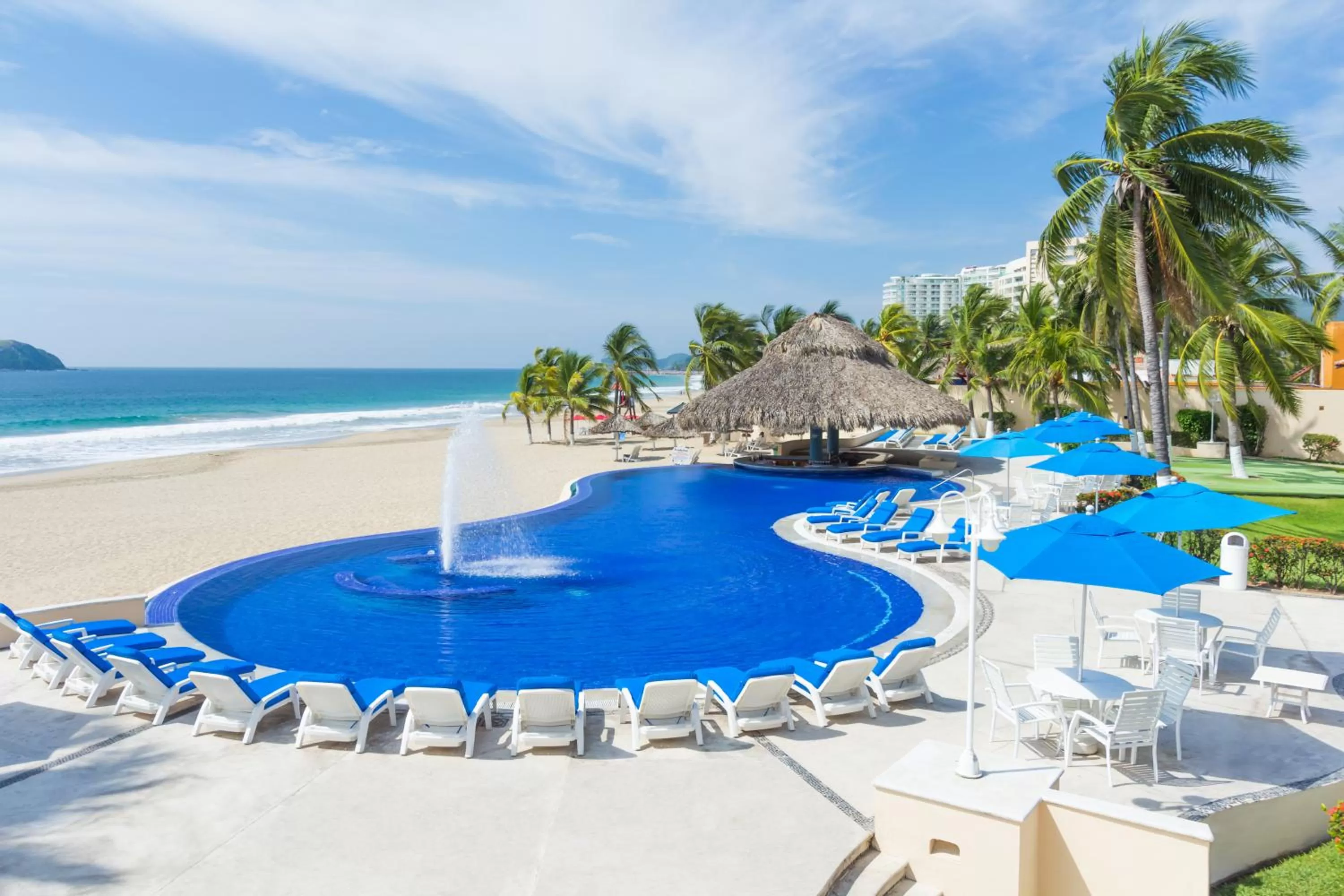 Swimming pool in Posada Real Ixtapa