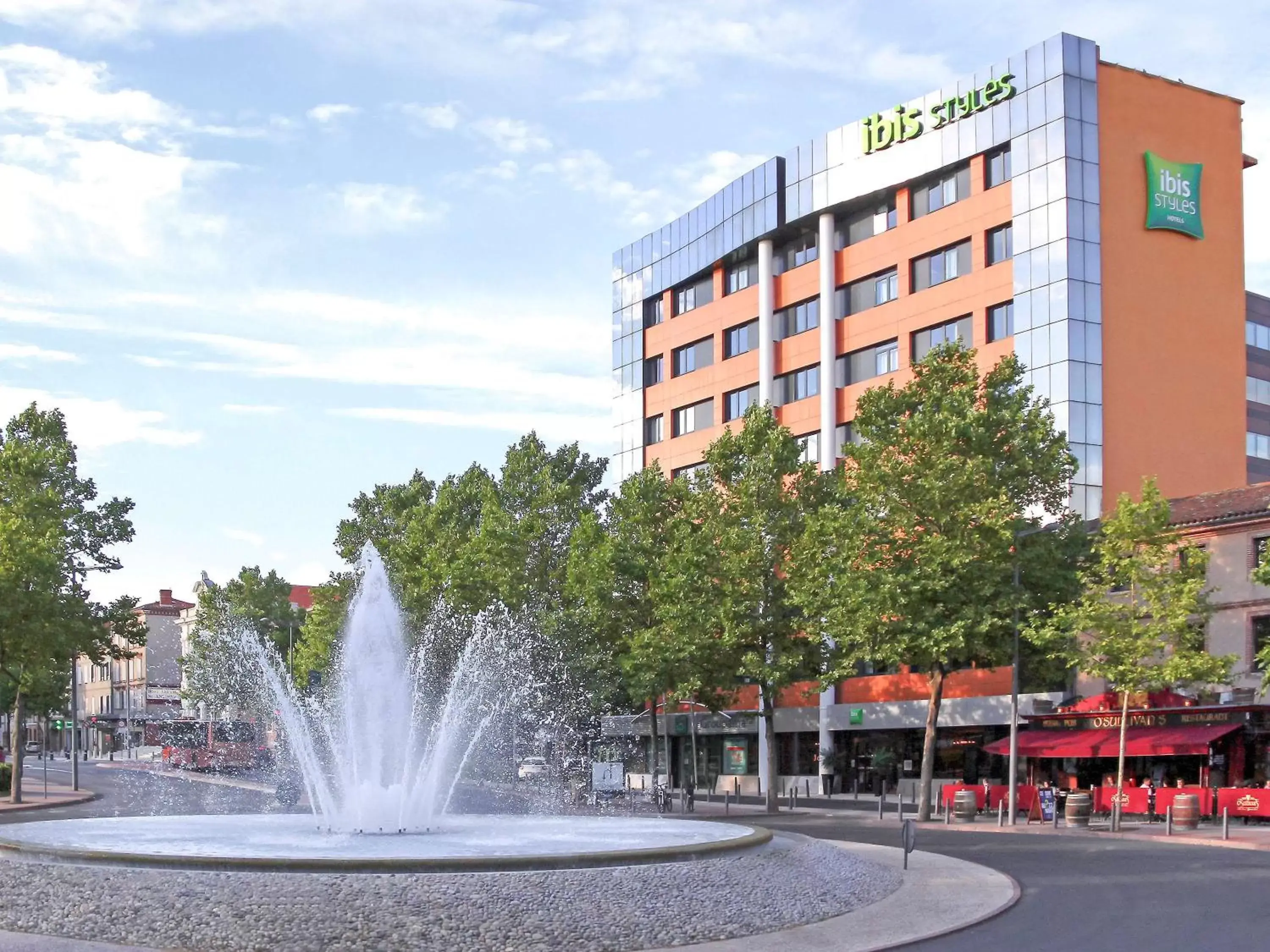 On site, Property Building in ibis styles Albi Centre Le Theatro