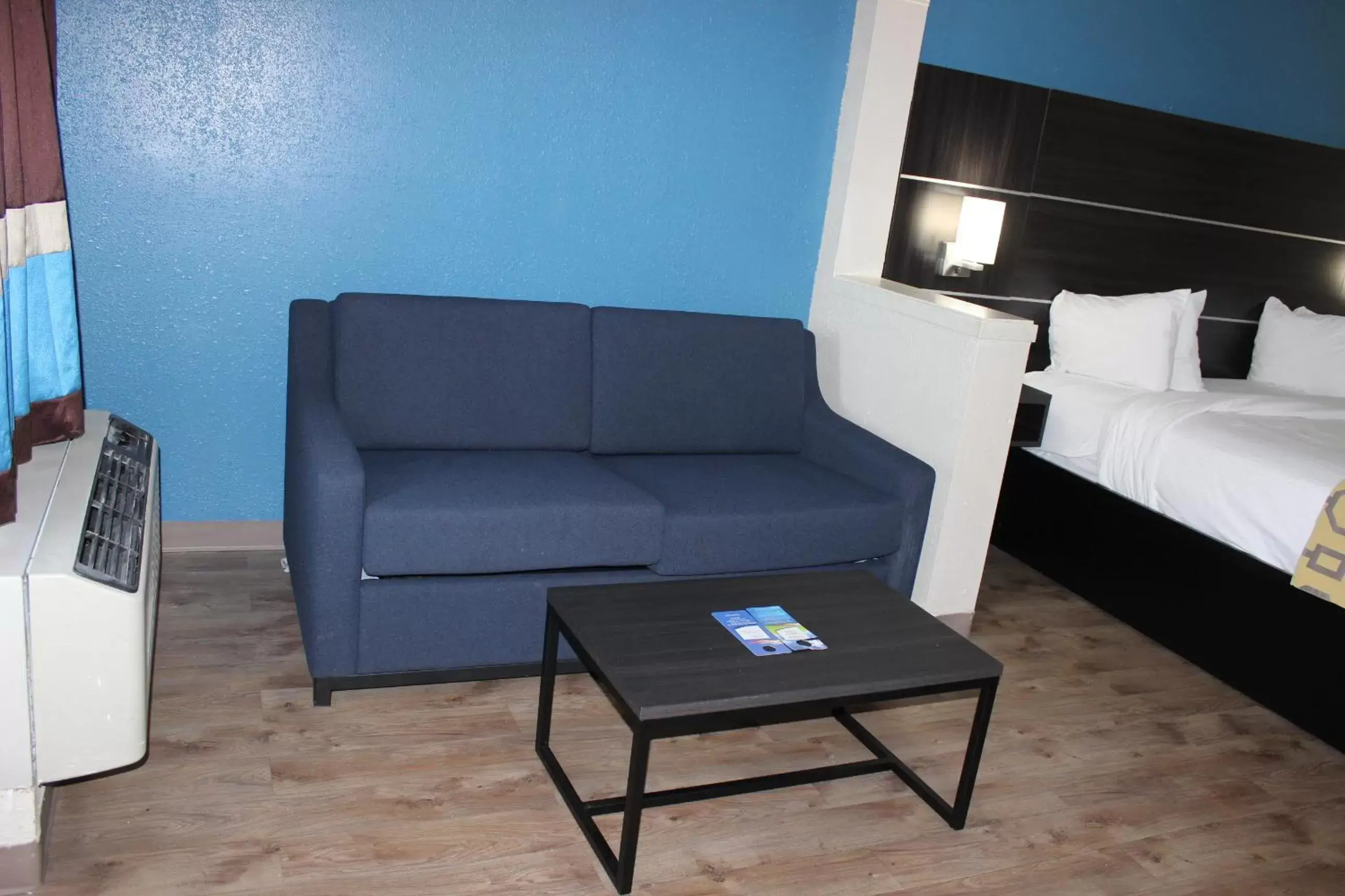 Seating Area in Baymont Inn & Suites