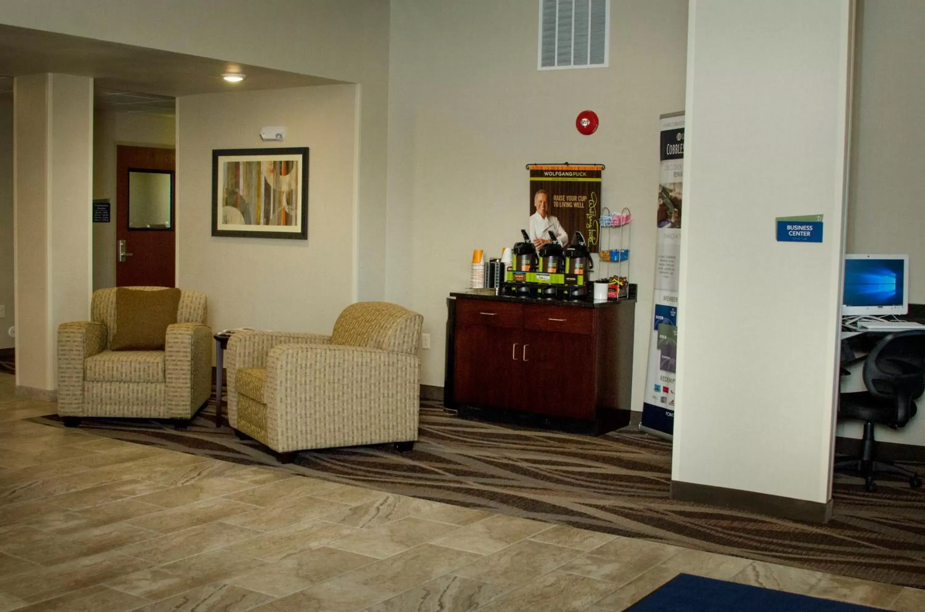 Lobby or reception in Cobblestone Inn & Suites - Soda Springs Lobby or reception in Cobblestone Inn & Suites - Soda Springs