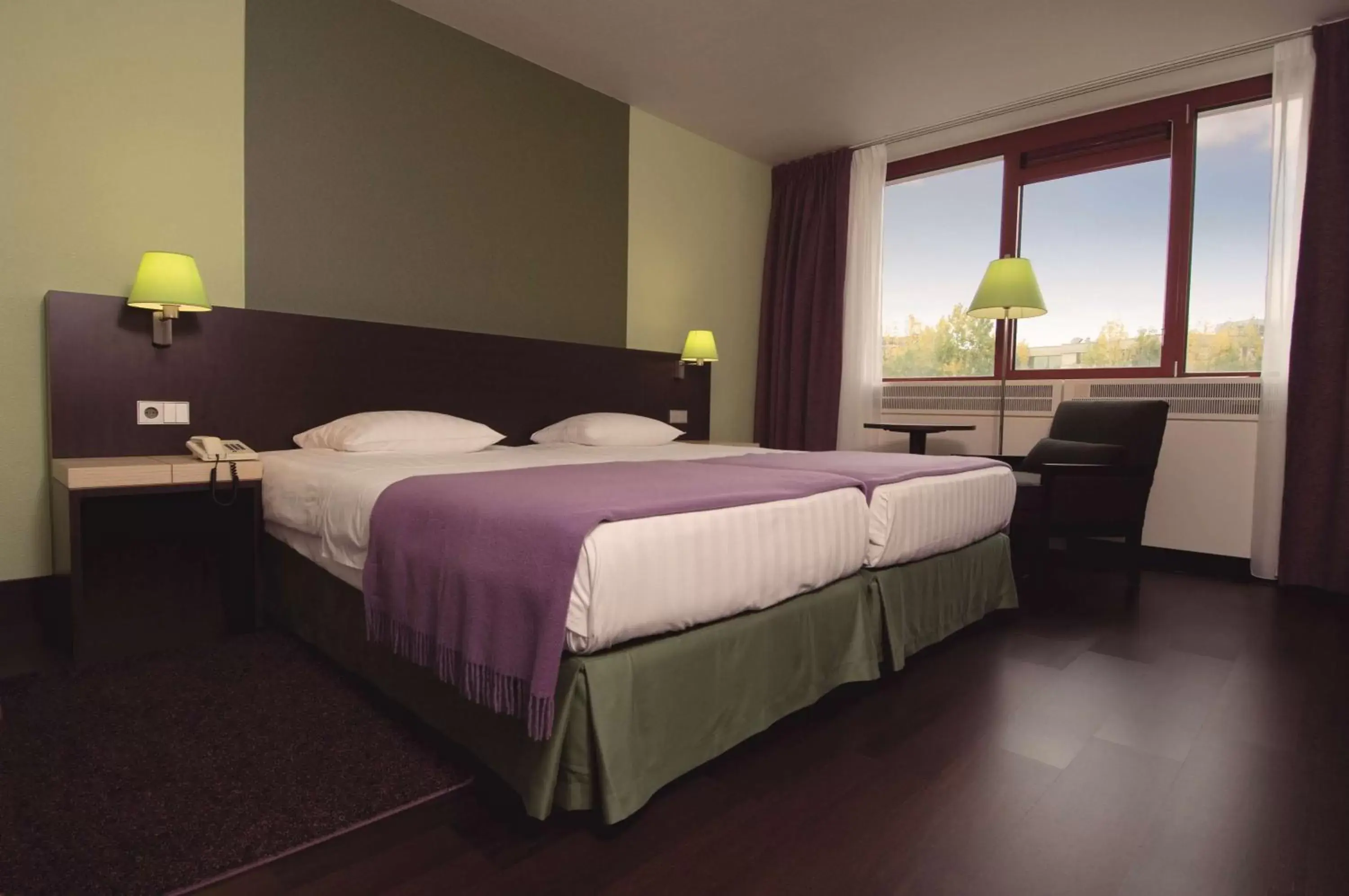 Bedroom, Bed in NH Maastricht