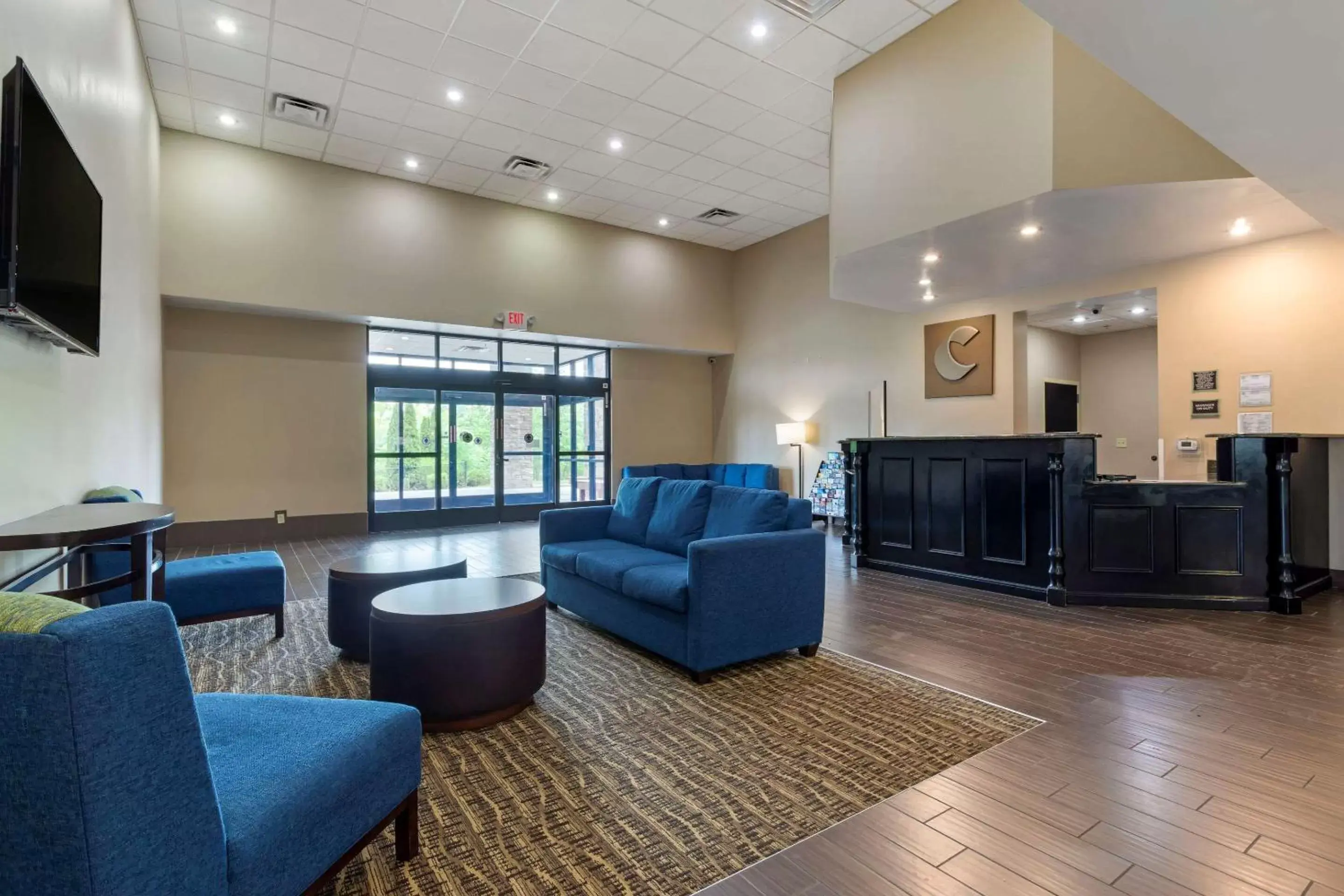 Lobby or reception in Comfort Suites Kingsport South Lobby or reception in Comfort Suites Kingsport South
