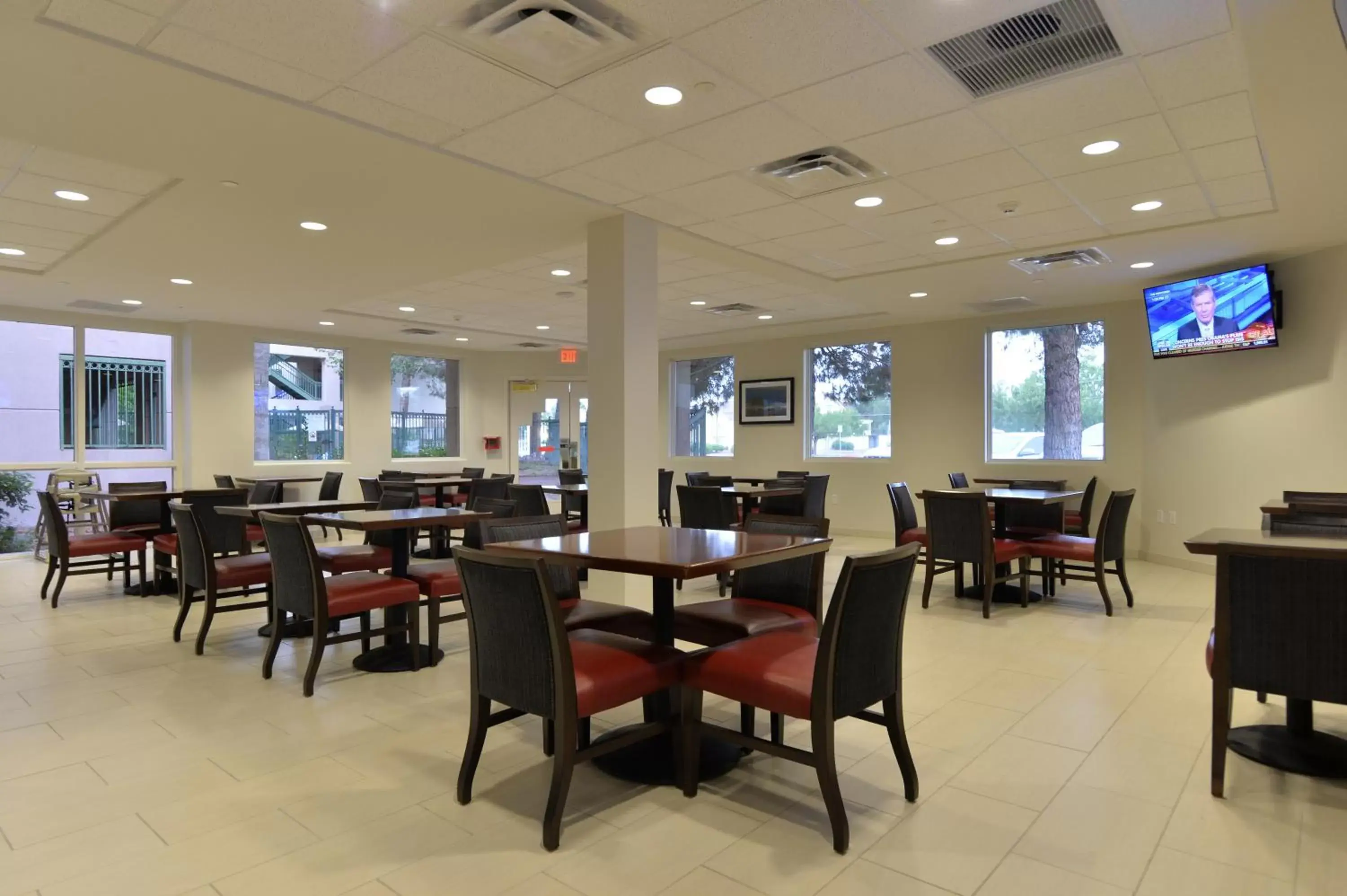 Lounge or bar, Restaurant/Places to Eat in Hawthorn Suites by Wyndham El Paso