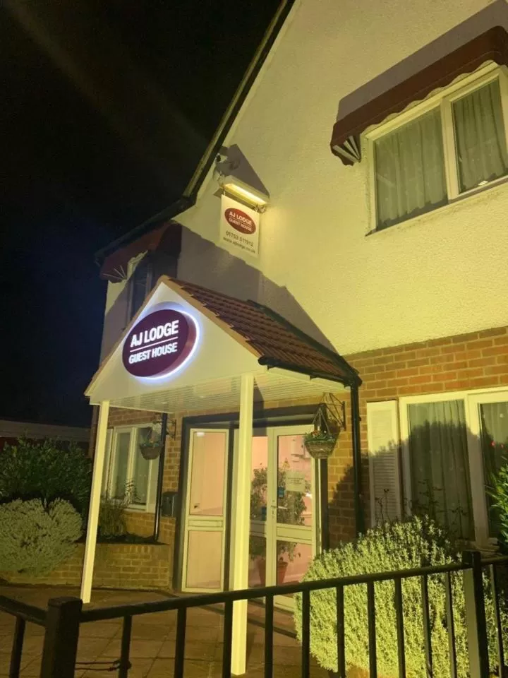 Facade/entrance in AJ Lodge