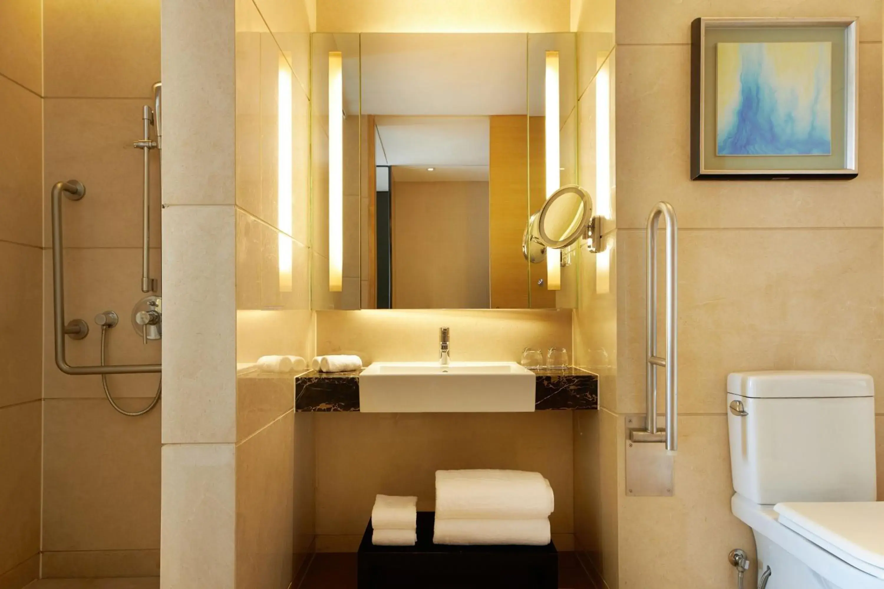 Bathroom in Four Points by Sheraton Guangzhou, Dongpu