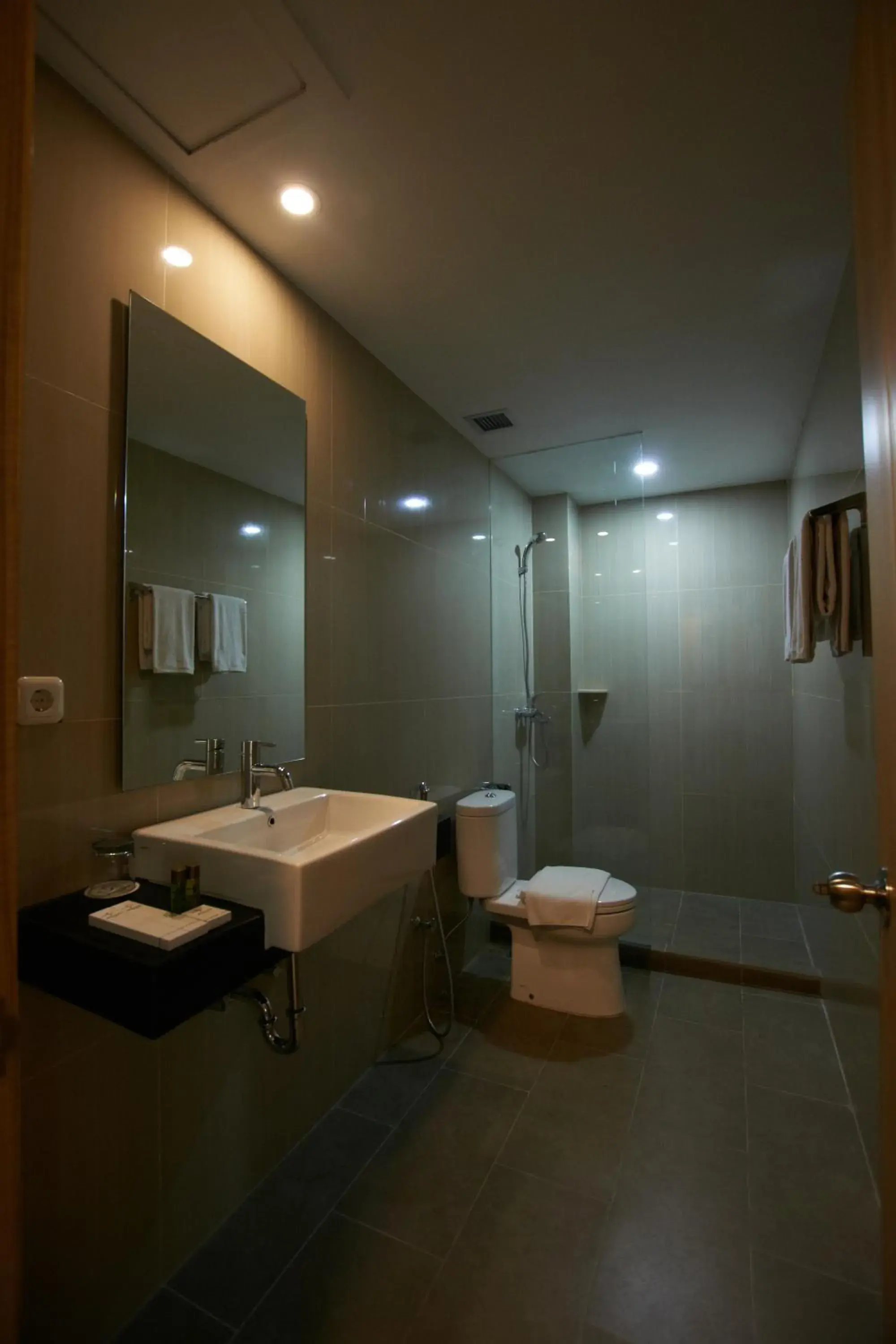 Bathroom in Winstar Hotel Pekanbaru