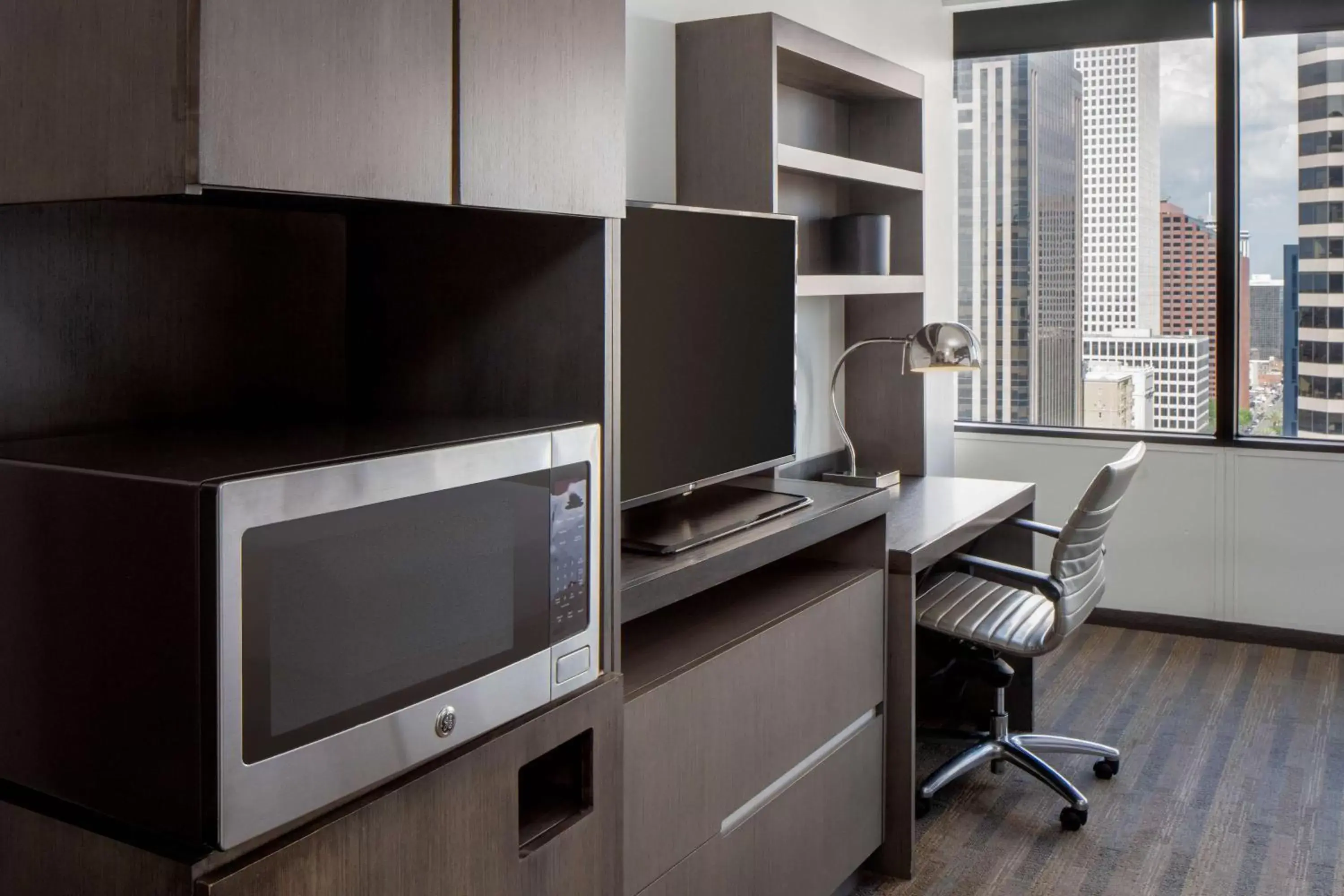 Bedroom, TV/Entertainment Center in Hyatt House New Orleans Downtown