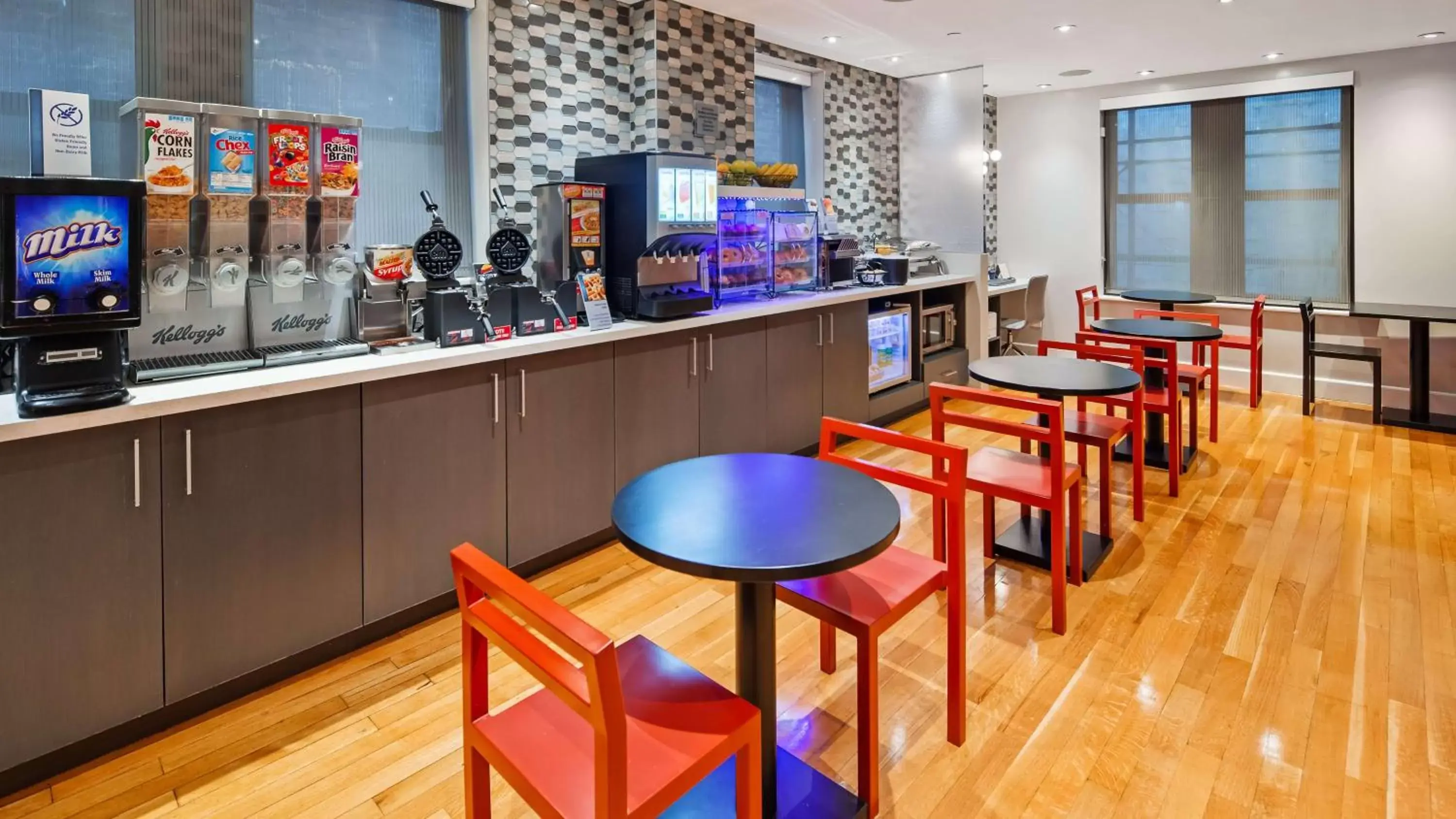 Restaurant/Places to Eat in Best Western Plus Hospitality House Suites