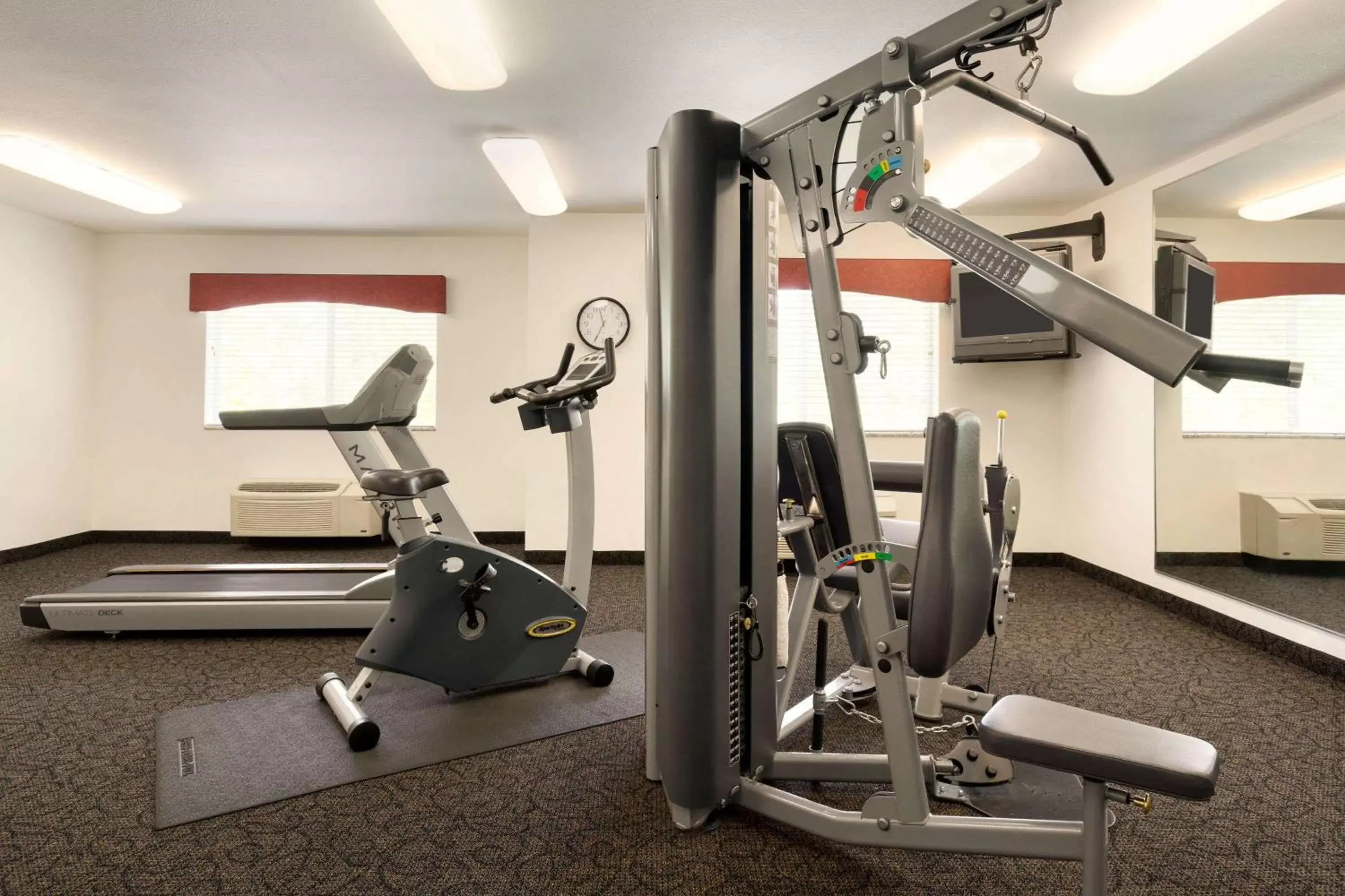 Fitness centre/facilities, Fitness Center/Facilities in Travelodge by Wyndham Dunsmuir