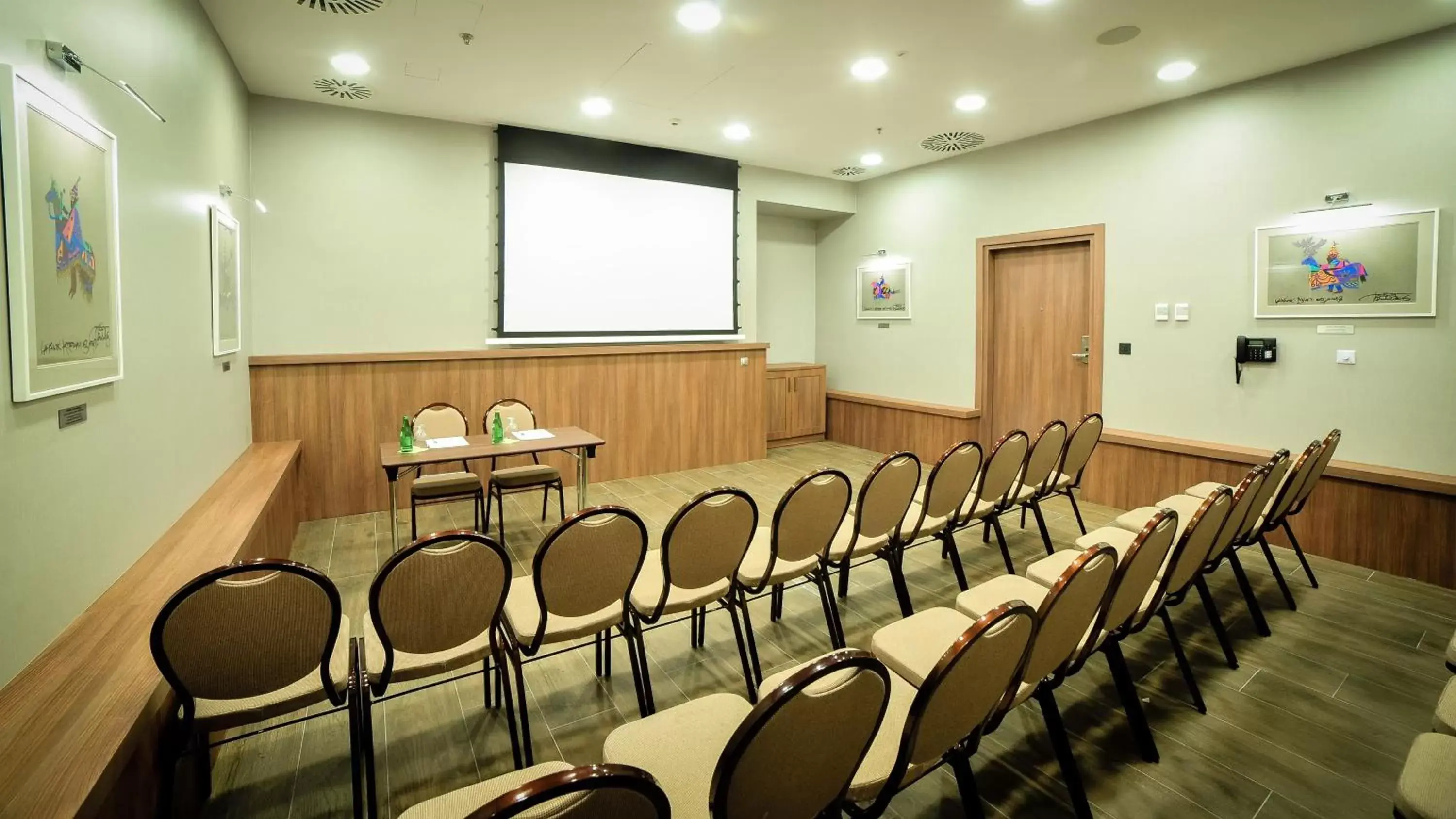 Meeting/conference room in Holiday Inn Krakow City Centre, an IHG Hotel