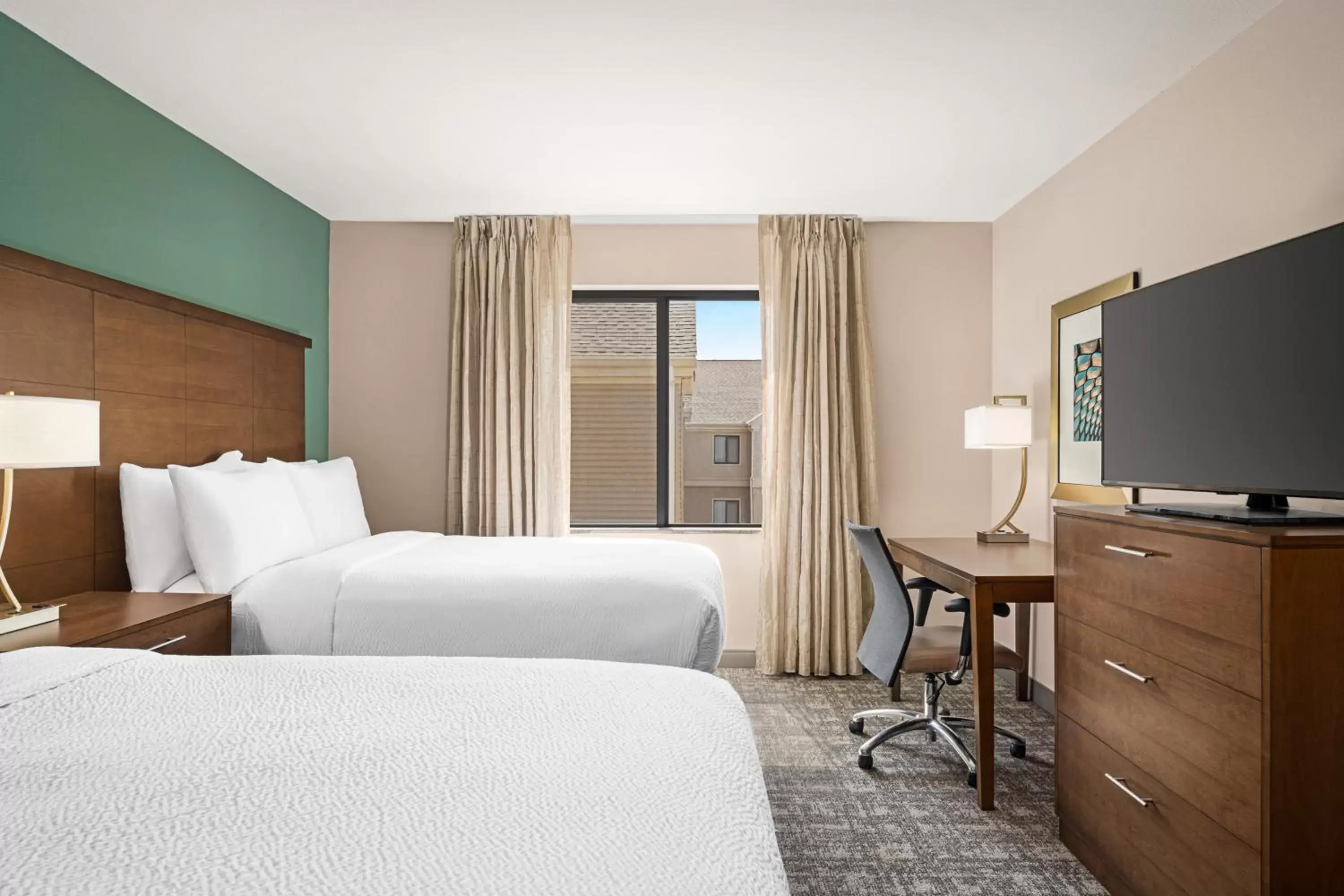 Bedroom, Bed in Staybridge Suites Oklahoma City-Quail Springs, an IHG Hotel