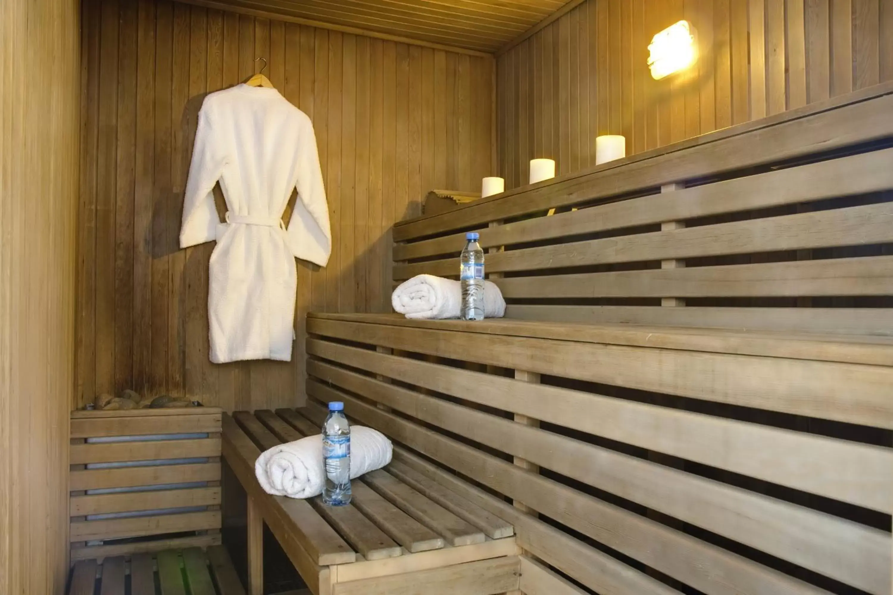 Sauna in Broadway Hotel & Suites