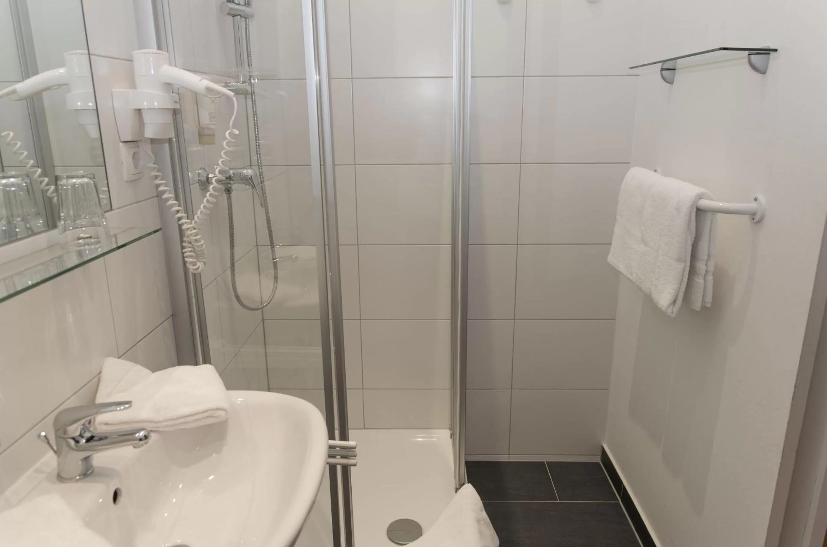 Bathroom in Pension Lehrerhaus