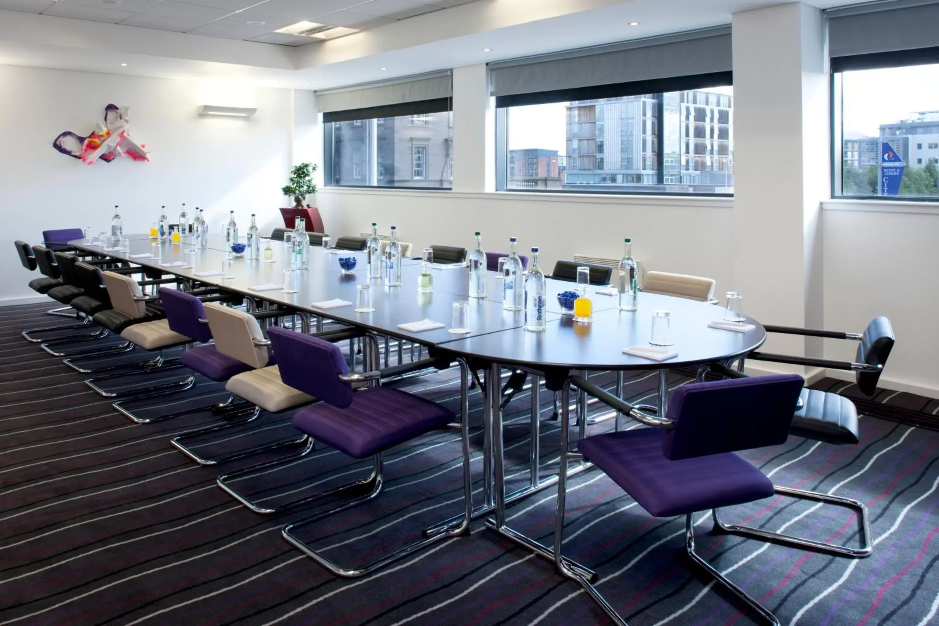 Meeting/conference room in Holiday Inn Express Dundee, an IHG Hotel