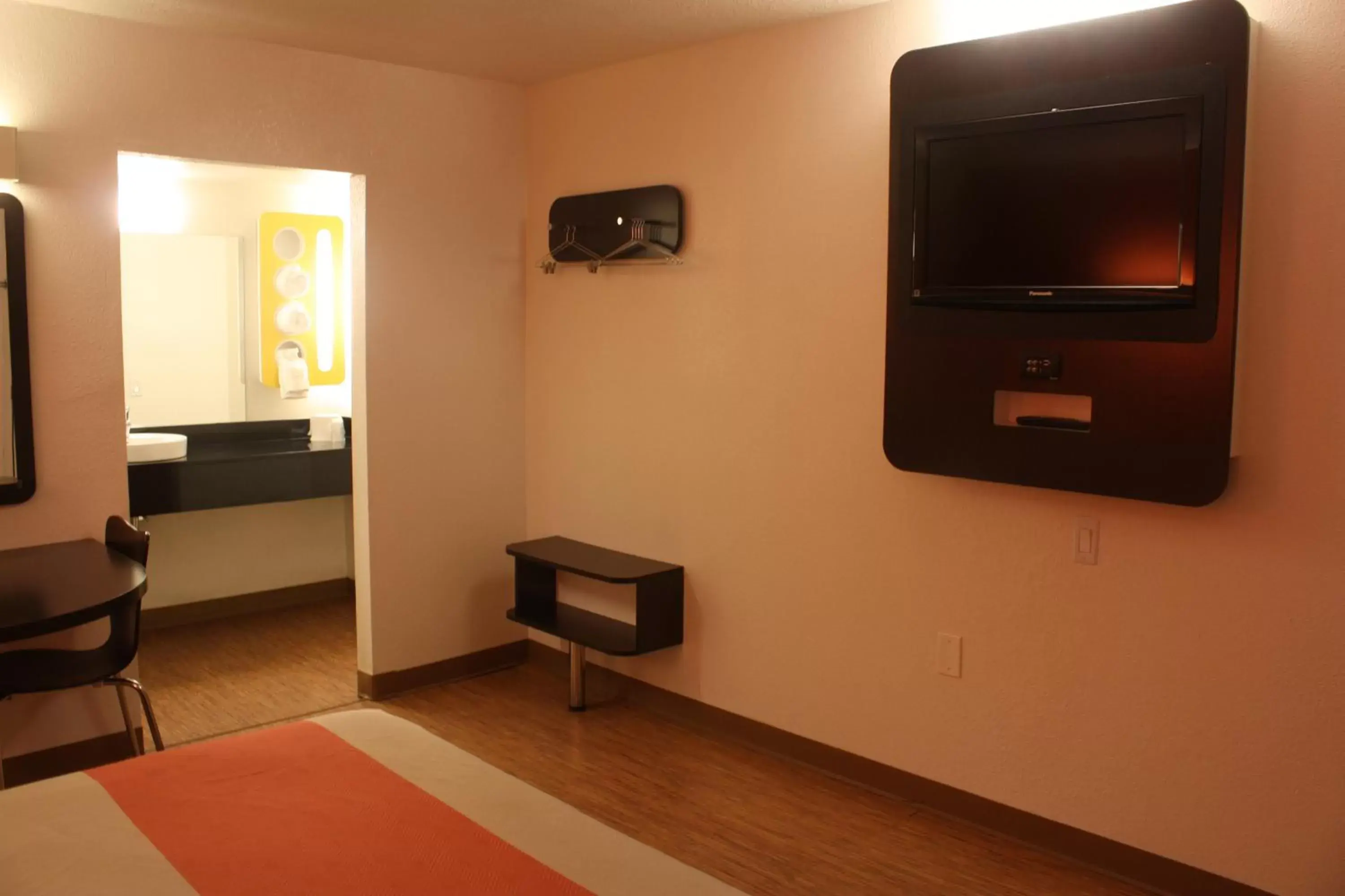 TV/Entertainment Center in Motel 6-Youngstown, OH