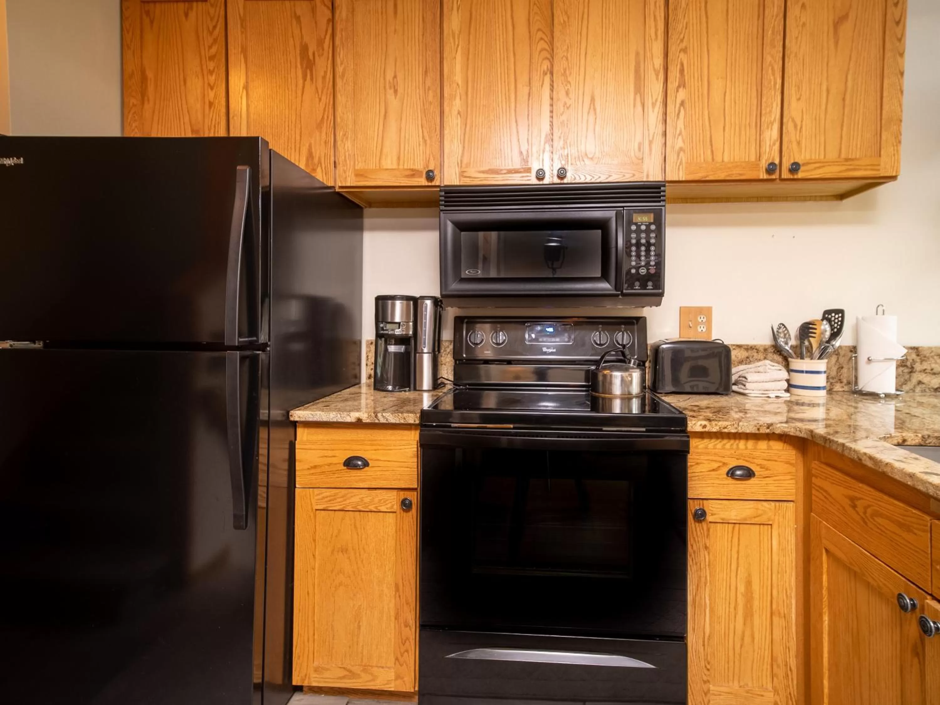 Kitchen or kitchenette in Caribou Highlands Lodge