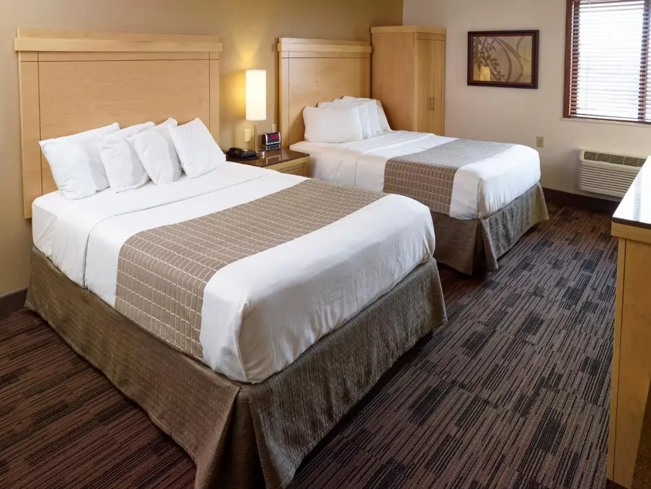 Bed in LivINN Hotel Minneapolis South / Burnsville