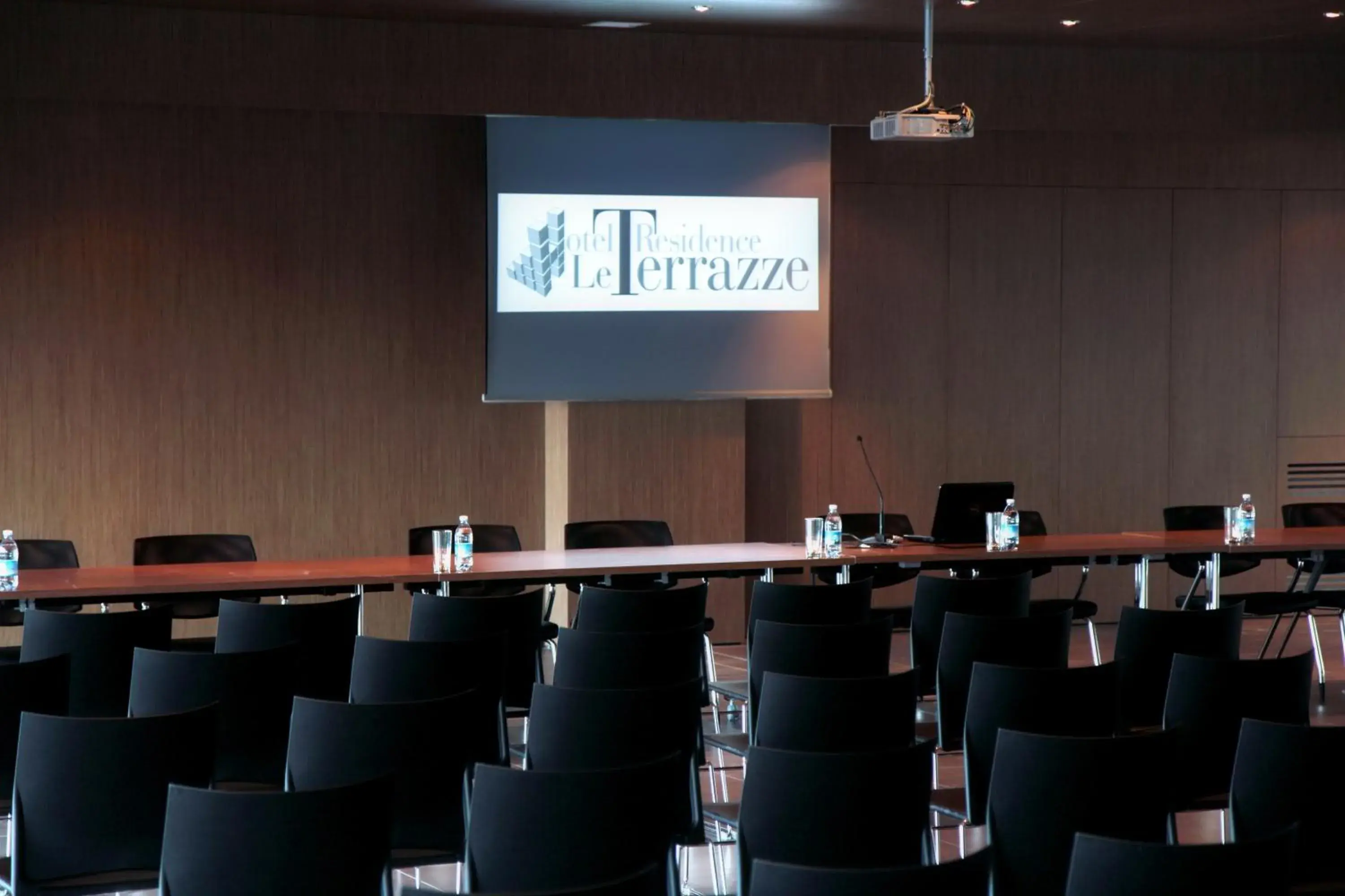 Business facilities in Hotel Residence & Centro Congressi Le Terrazze